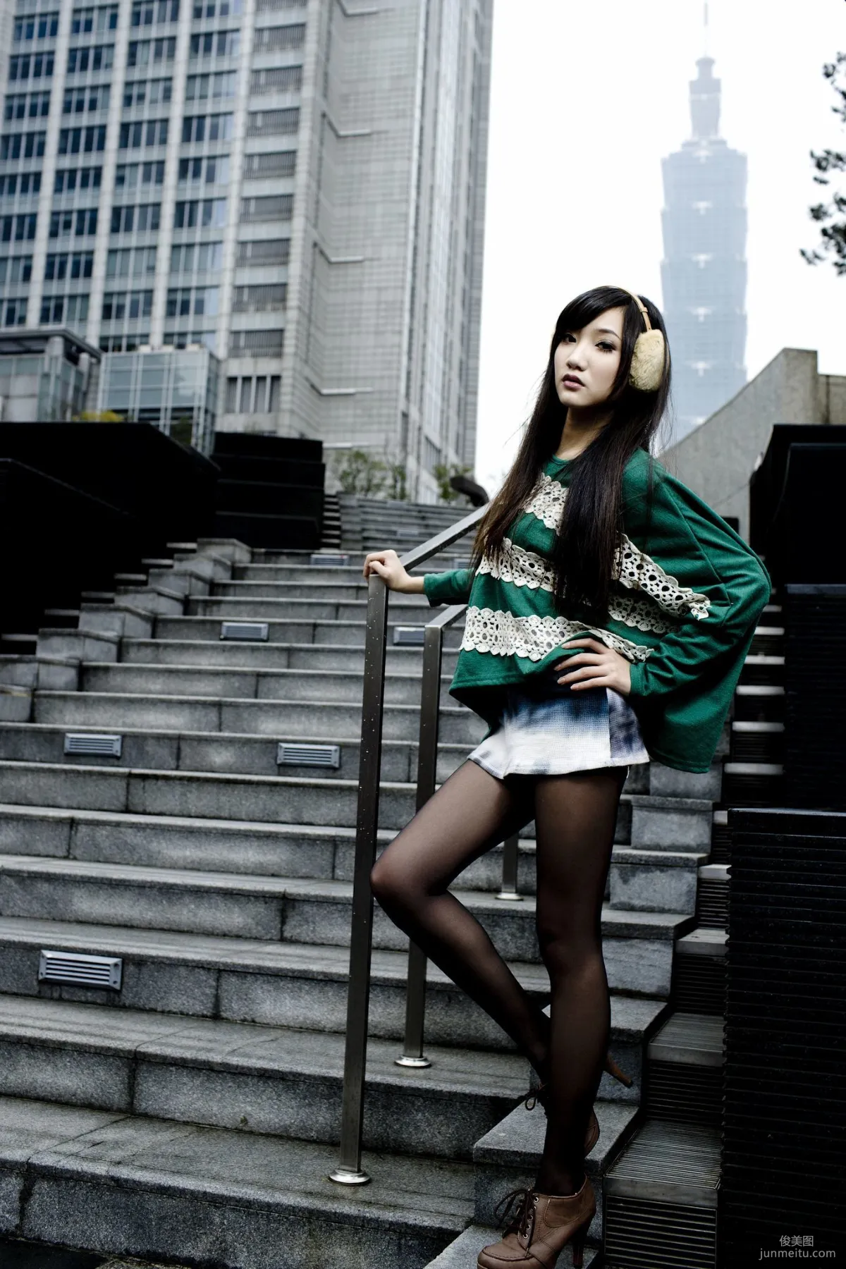Tina Li Shuang Black Stockings Street Snap Photos Photo Collection photo 14