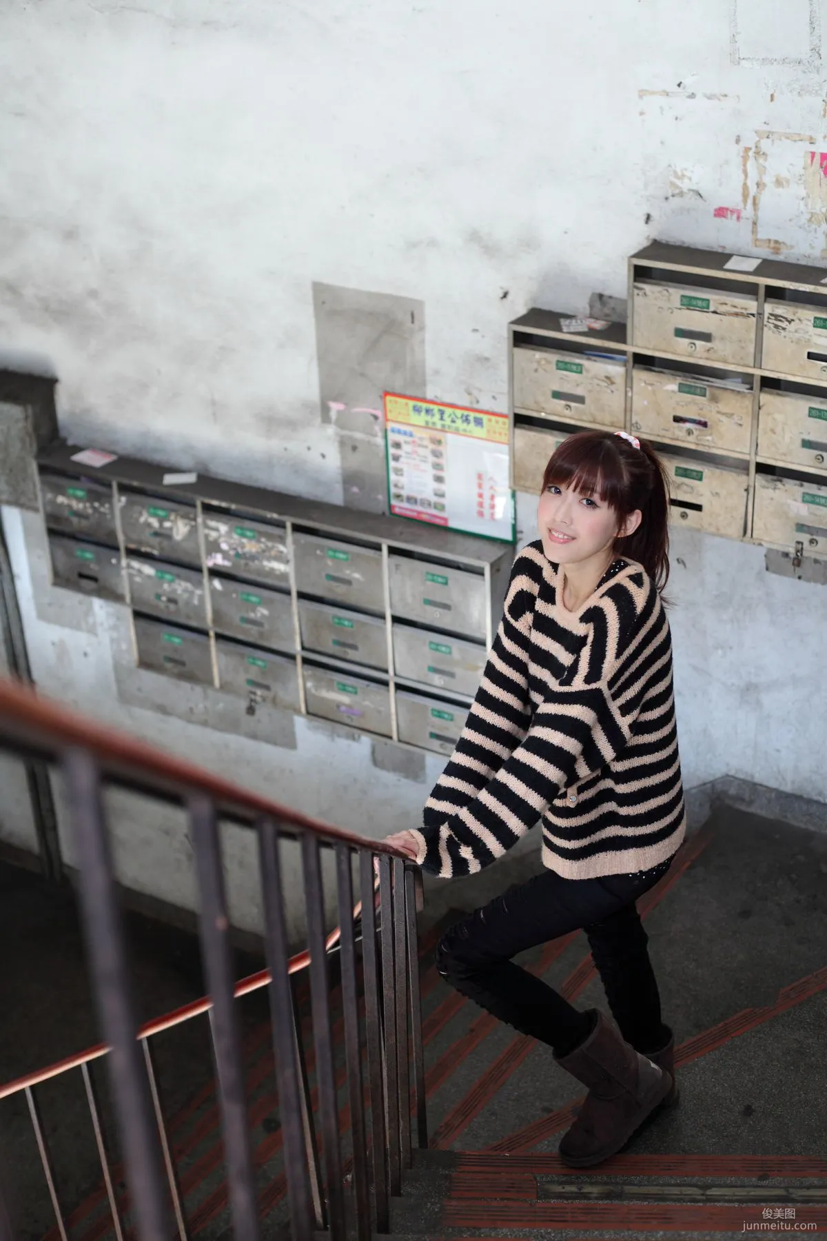 Taiwan Model Kila Jingjing / Jin Yunqiao, 4 Street Snap Series Photos Collection photo 33