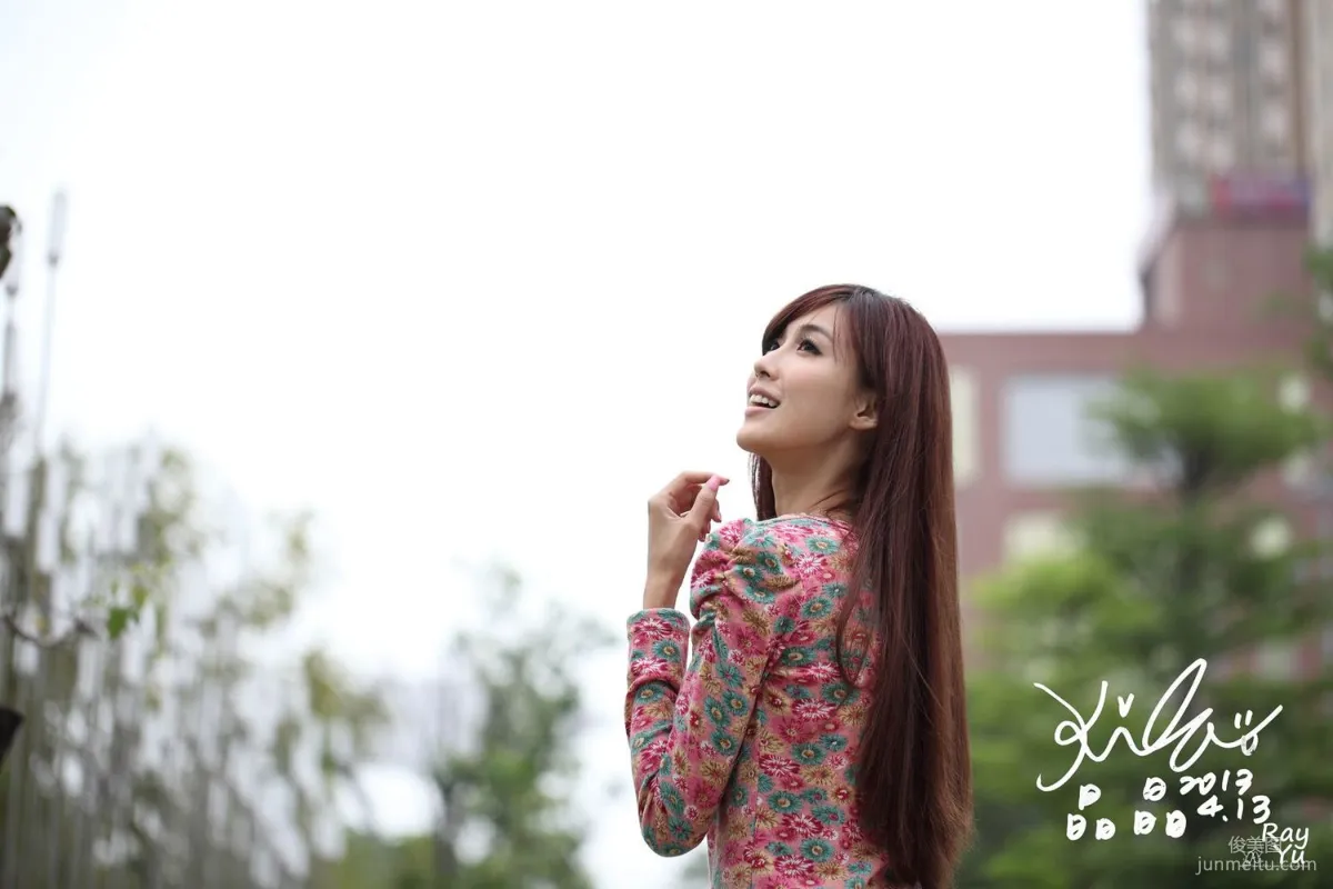 Taiwan Beauty Liao Tingling/Kila Jingjing 'Floral Ultra-Short Skirt Street Snap' Photo Set photo 13