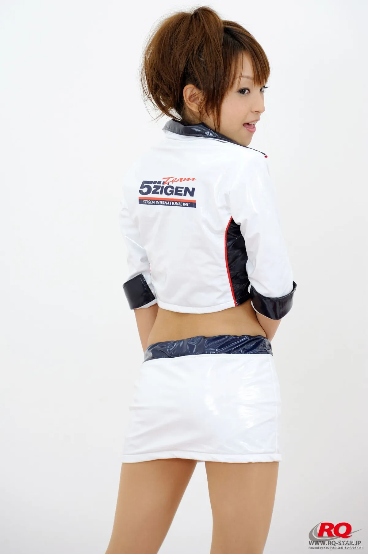 [RQ-STAR] NO.00085 Mio Aoki 青木未央 Race Queen – 2008 5Zigen 寫真集 10