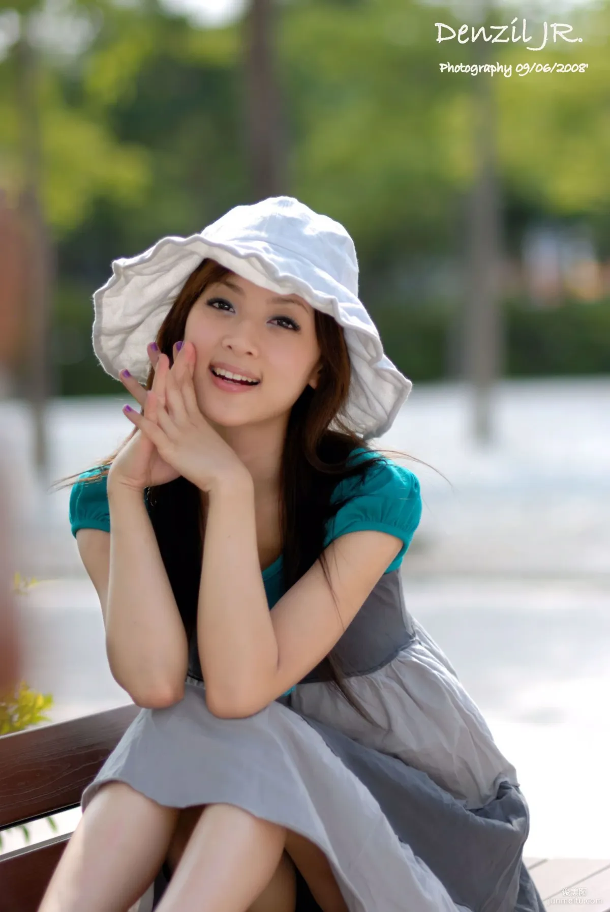 果子MM/張允霏《Lovely 果子 Fruit with Barbie Attire》寫真集 13