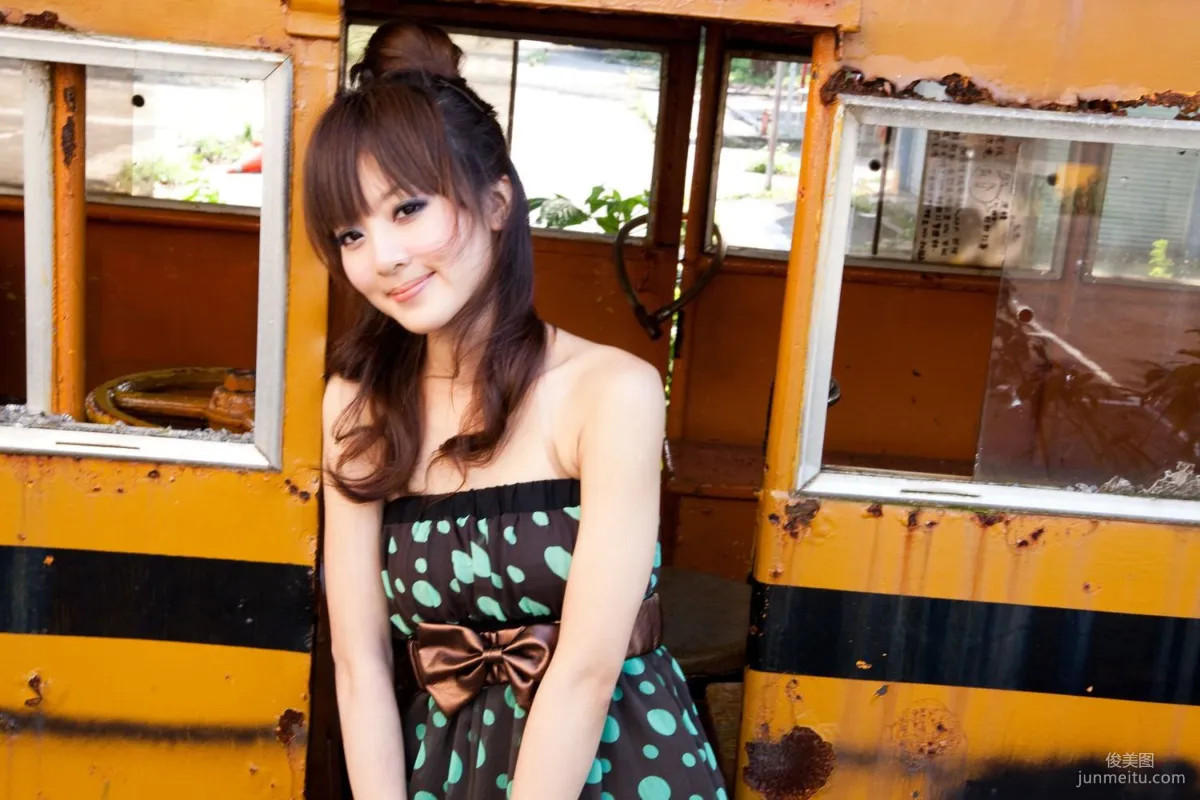 Guozi MM / Zhang Yunfei, Children's Traffic Museum Outdoor Shoot Part 2 Photo Set photo 15