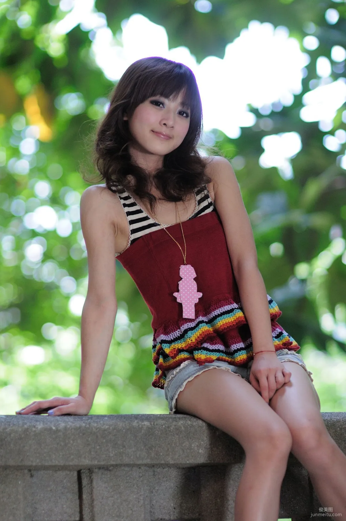 果子Mikako《台大法商學院外拍》寫真集 16
