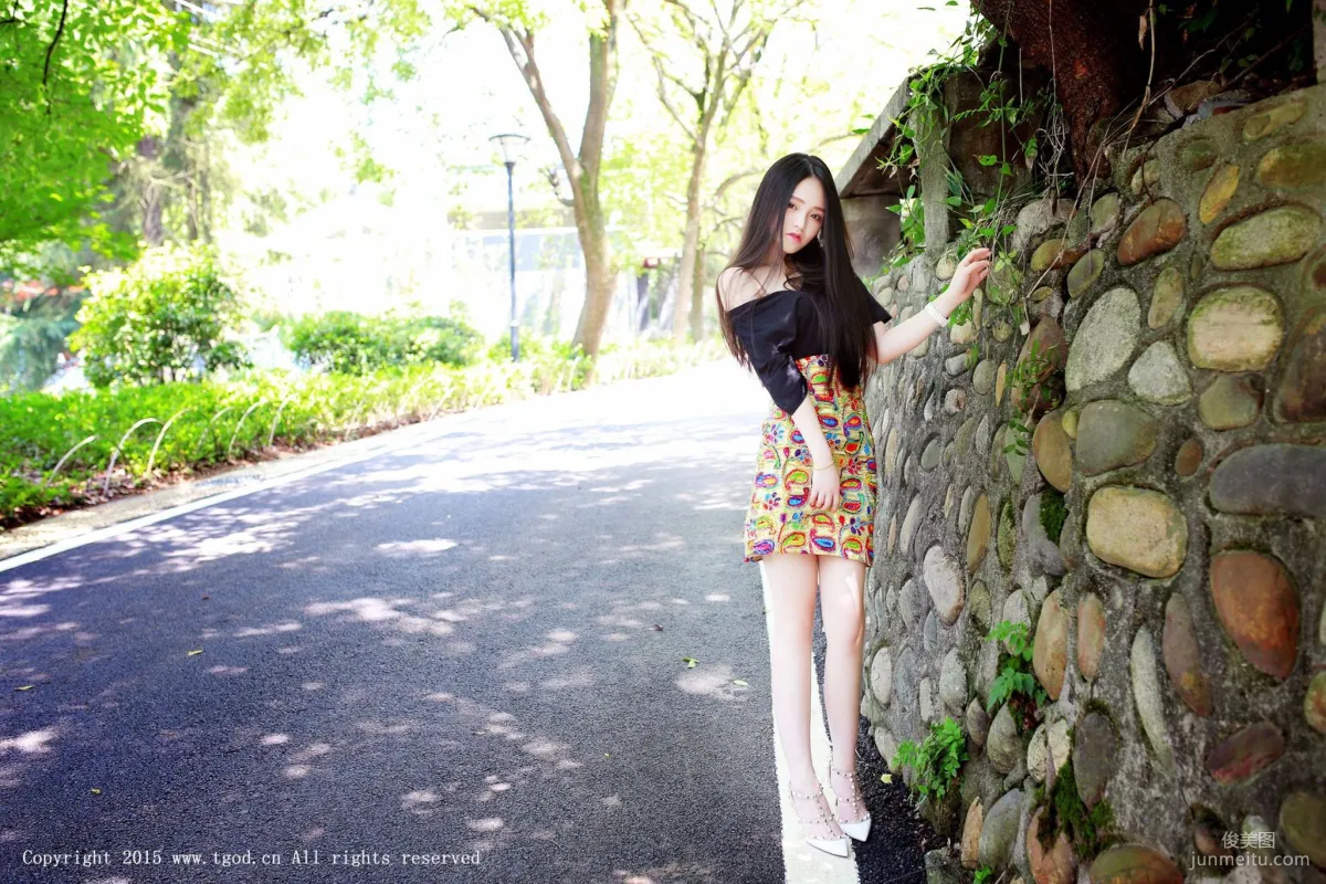 佩佩Cassie《性感妩媚小野兽》 [TGOD推女神] 写真集1