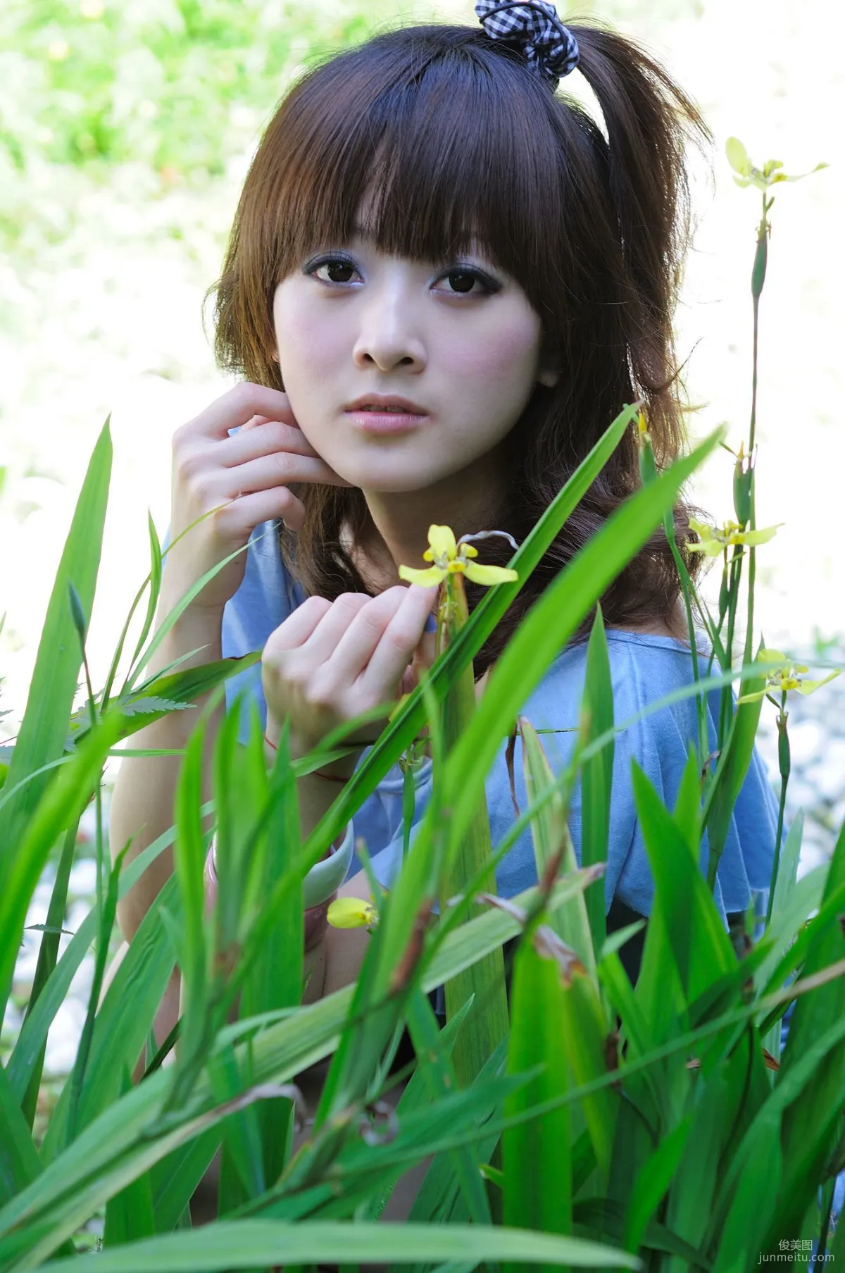 果子Mikako《台大法商學院外拍》寫真集 22
