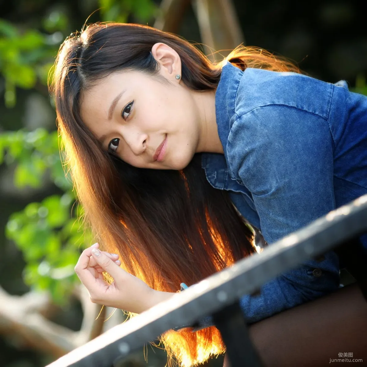 Emily: Web Idols photo 15
