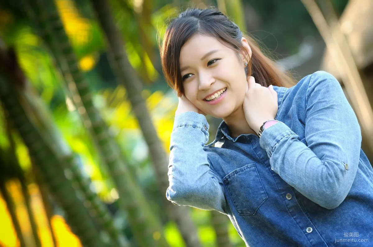 Emily: Web Idols photo 6