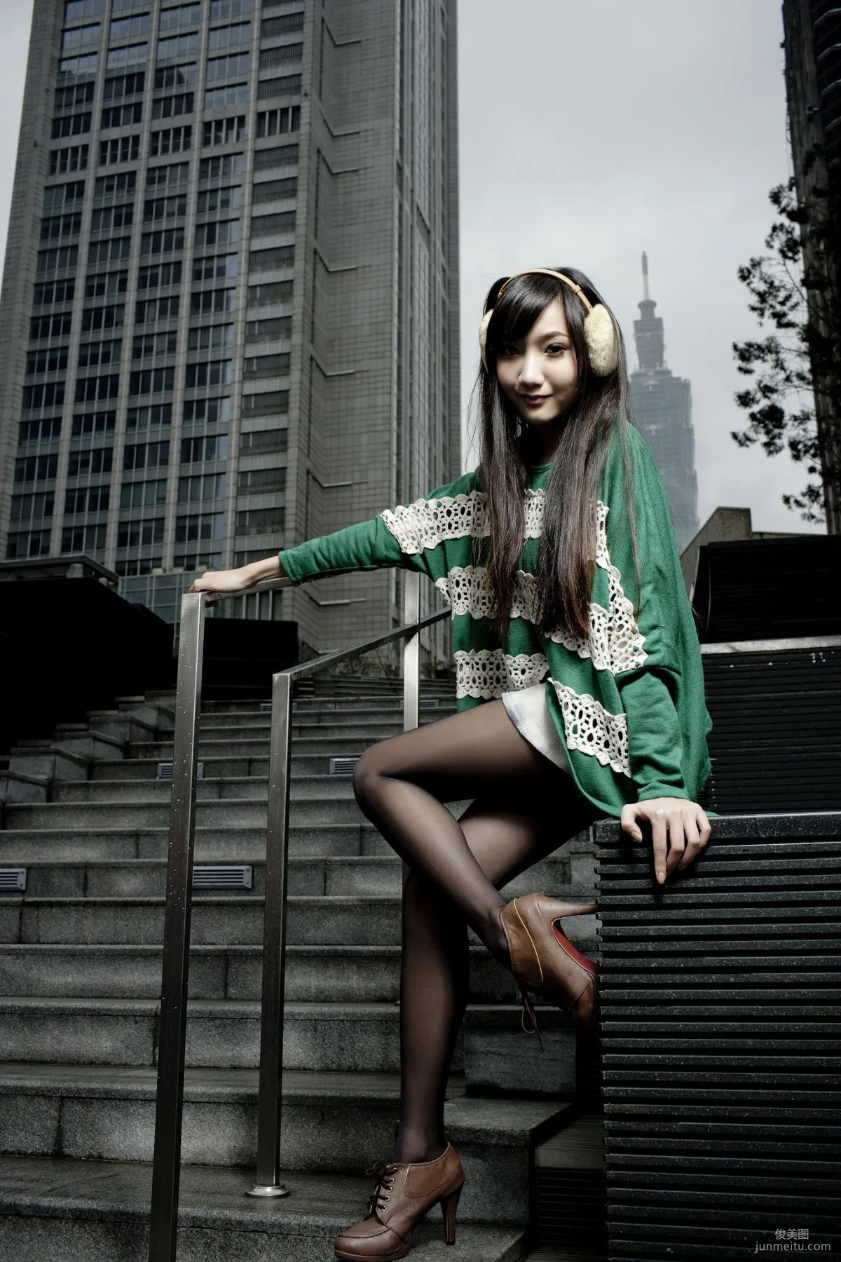 Tina Li Shuang Black Stockings Street Snap Photos Photo Collection photo 15