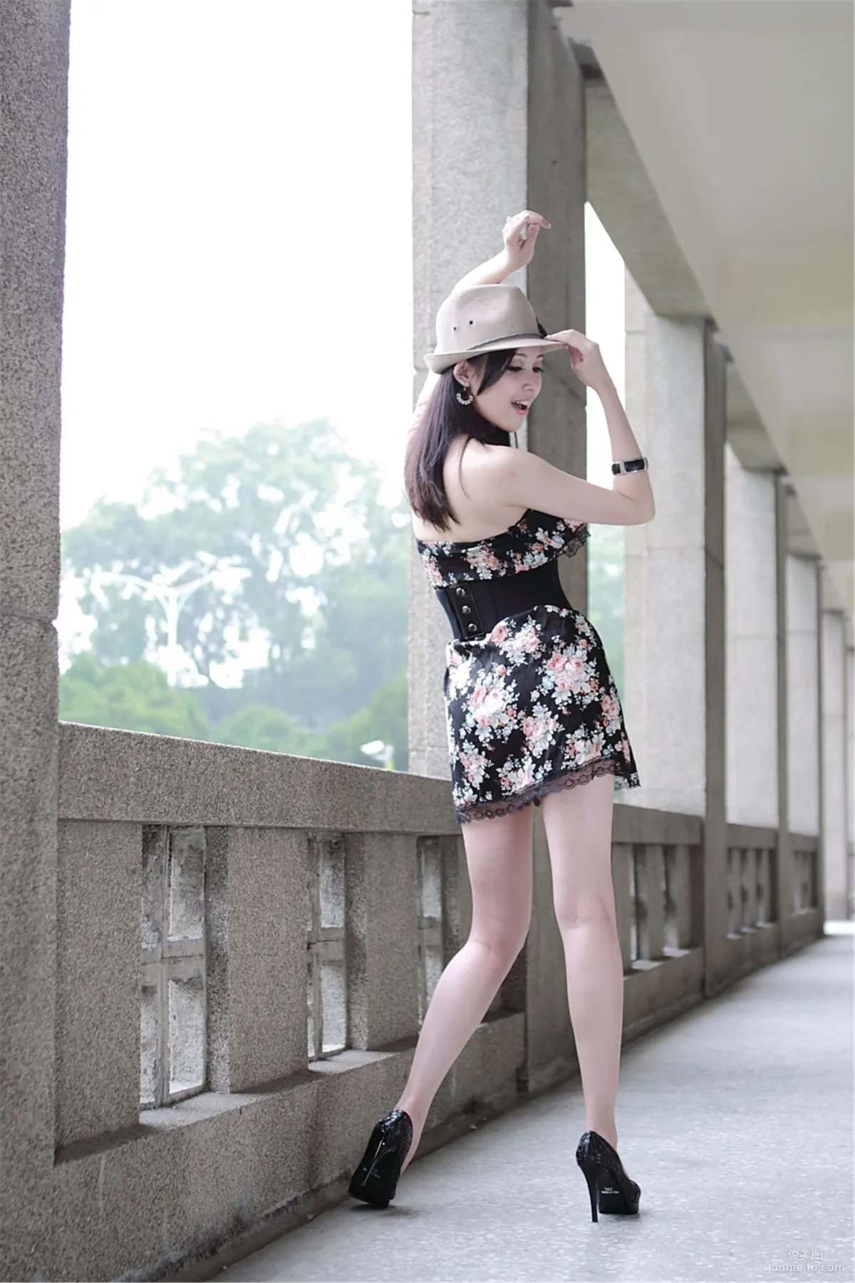 Taiwan Model Avy Du Kewei, Fashion Dress Street Snap Photo Set photo 4