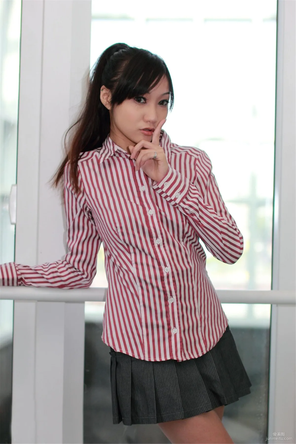 Tina Chen Siting "Tongyue Afternoon Tea Outdoor Shoot" Photo Set photo 17