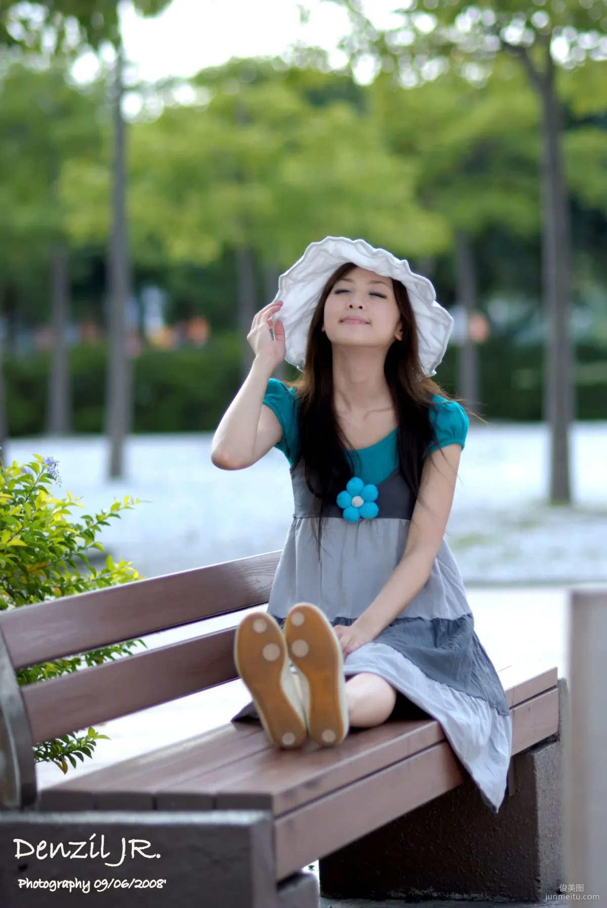 果子MM/張允霏《Lovely 果子 Fruit with Barbie Attire》寫真集 12