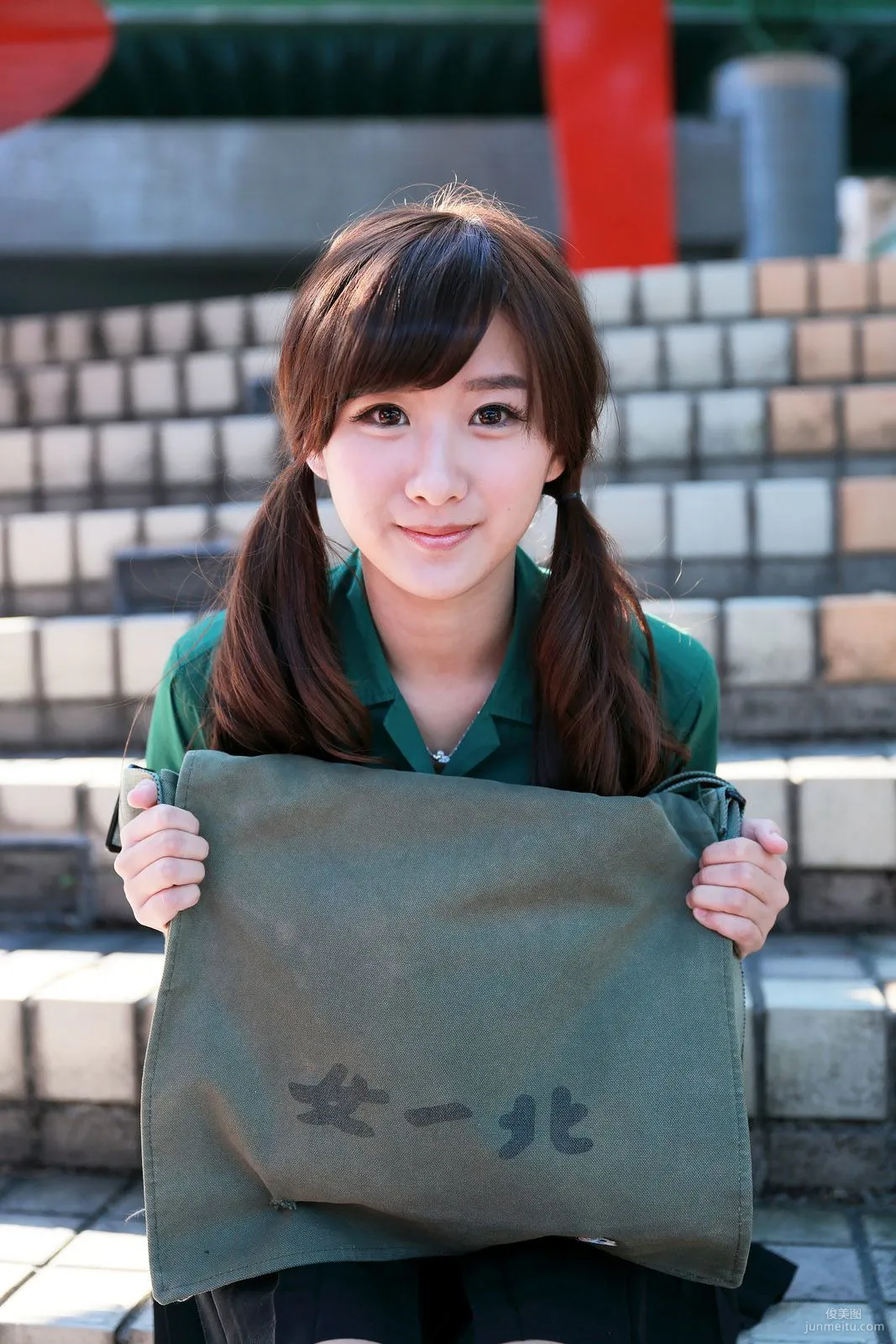 李思娴《北一女中校服外拍》写真集6