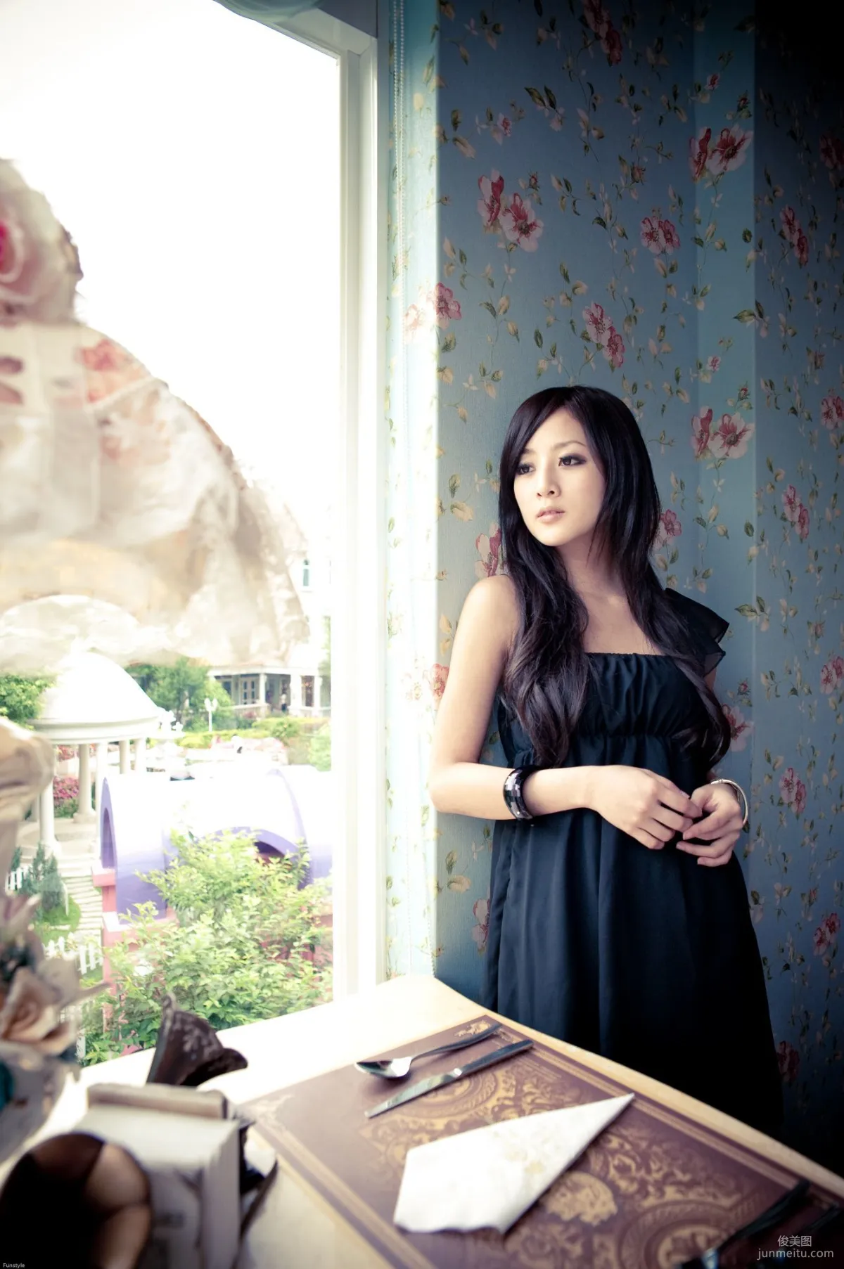 果子MM/Mikako《歐莉葉荷外拍》寫真集 41
