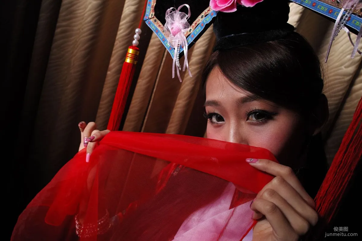 Winnie小雪、小羽《新春拜年 甄嬛格格》寫真集 2