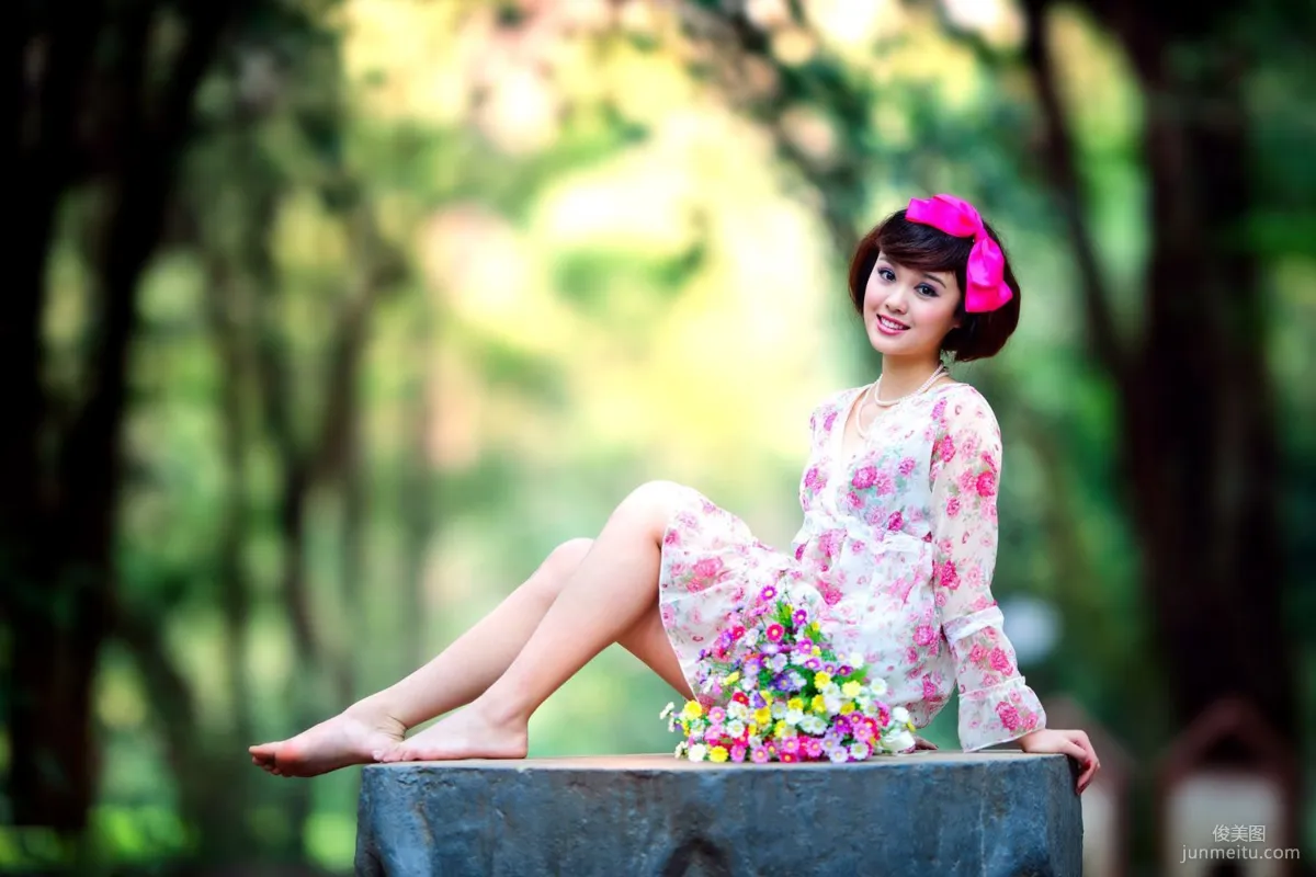 Taiwan Girl Yin Zhi, Aesthetic Floral Dress Outdoor Shoot, Photo Set photo 8