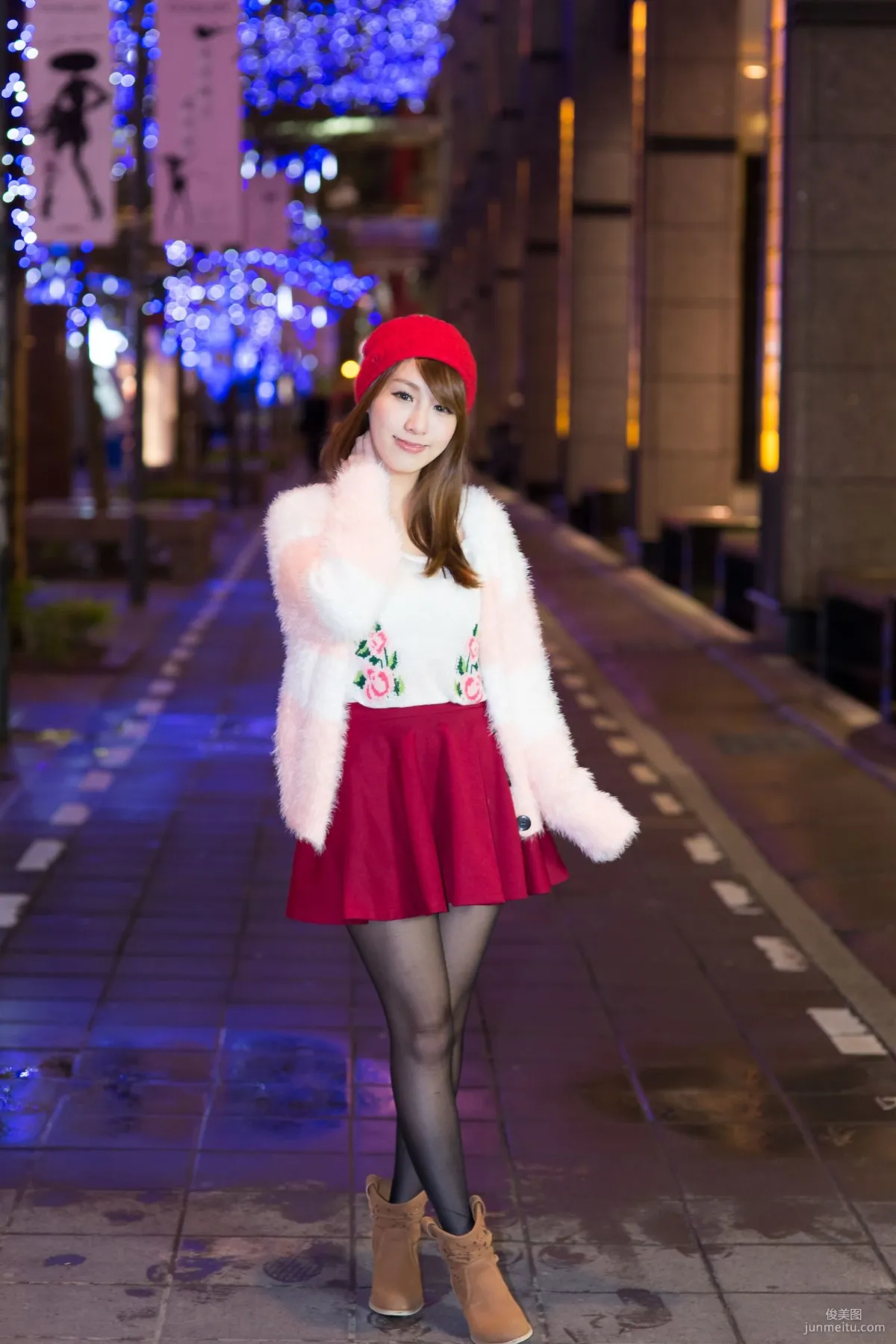 台湾正妹呂小步/吕思莹《黑丝夜拍》写真集1