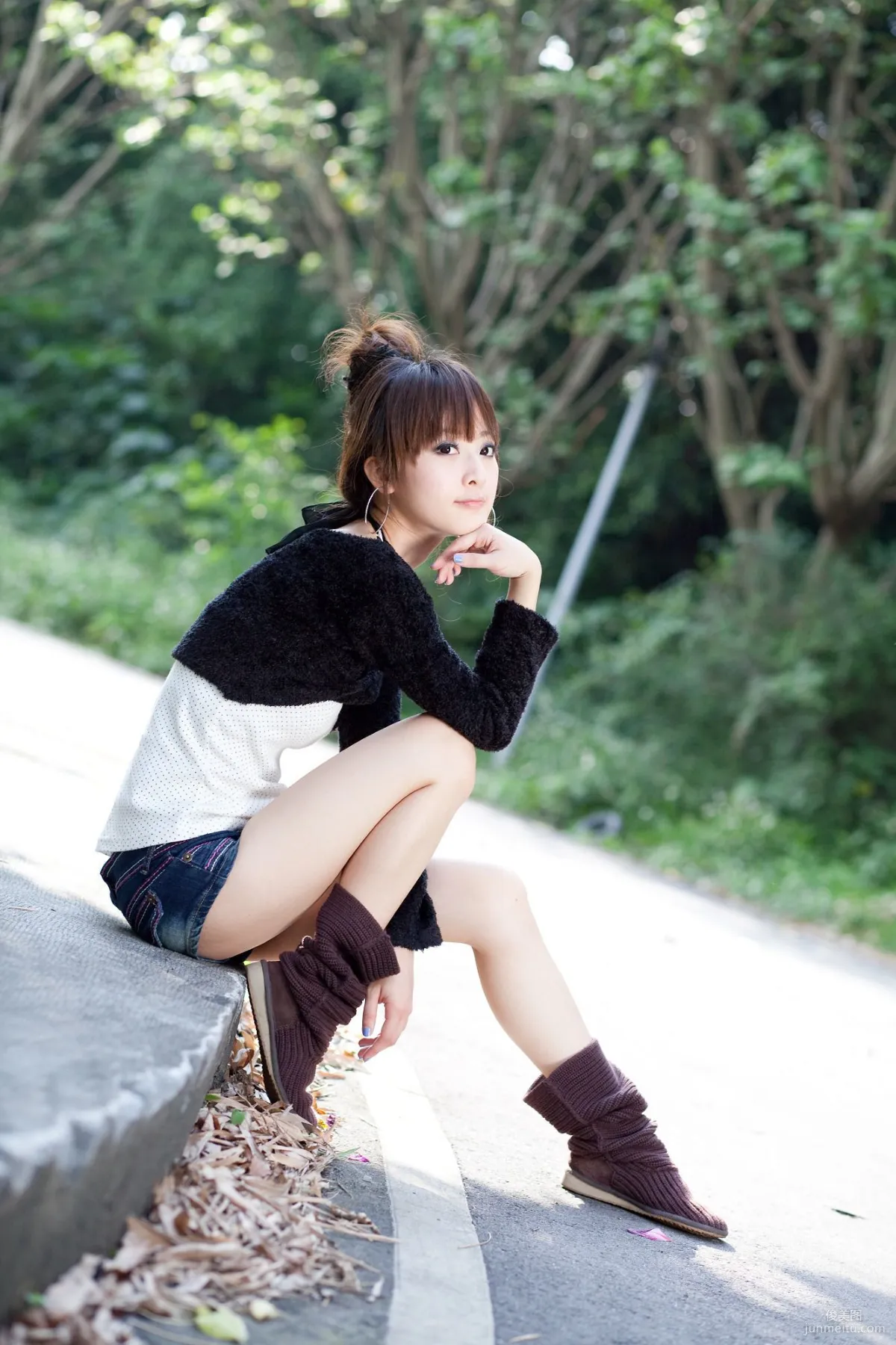 Guozi MM / Zhang Yunfei, Children's Traffic Museum Outdoor Shoot Part 2 Photo Set photo 30