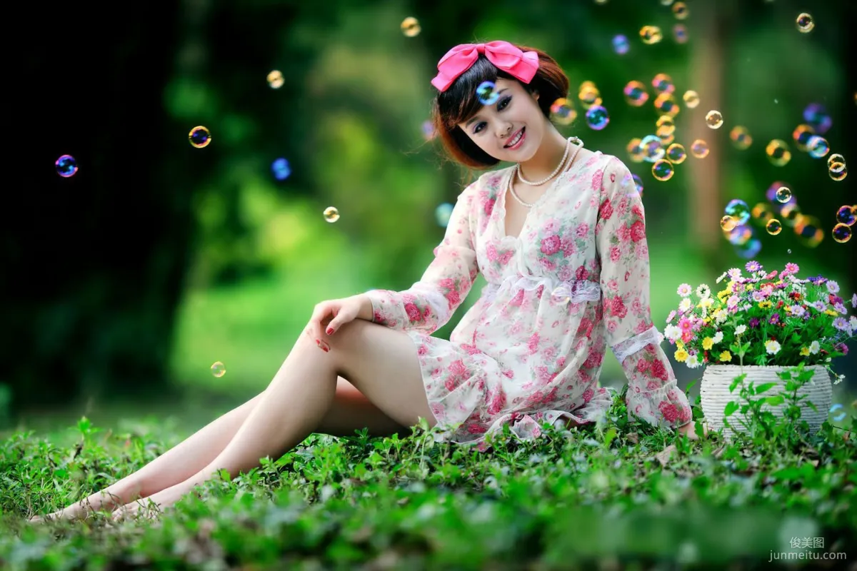 Taiwan Girl Yin Zhi, Aesthetic Floral Dress Outdoor Shoot, Photo Set photo 10