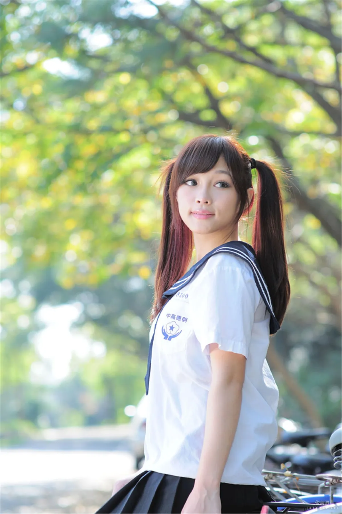 Taiwan Mingde High School Campus Beauty Liang Liang, Campus Street Snap Photo Set photo 8