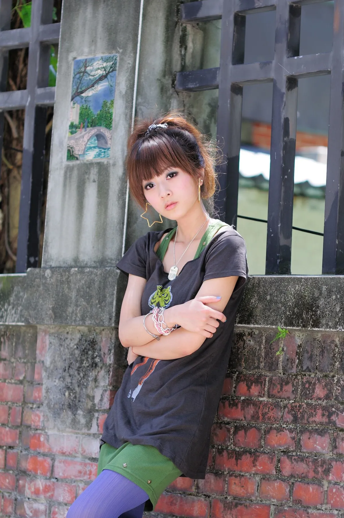 果子Mikako《台大法商學院外拍》寫真集 32