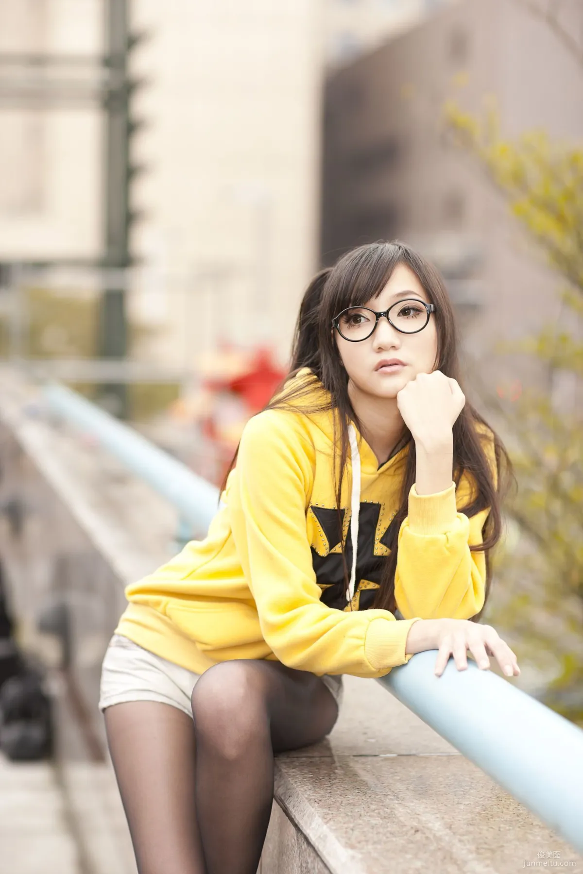 Tina Li Shuang Black Stockings Street Snap Photos Photo Collection photo 11