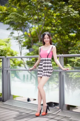 台灣美女Anita林千如《中央商圈外拍》寫真集