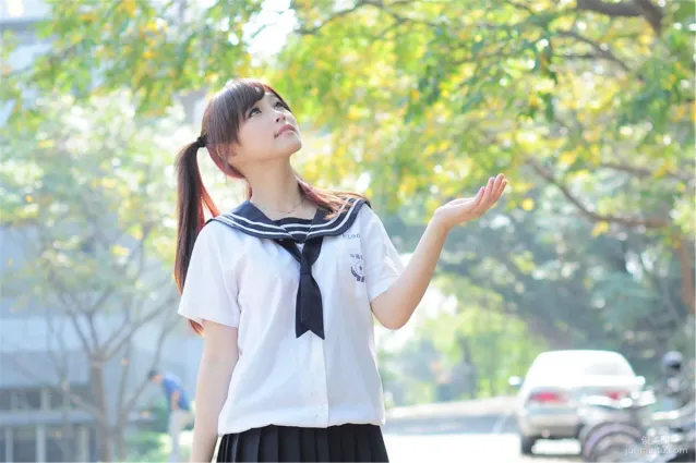 台灣明德高中校花涼涼《校園街拍》寫真集