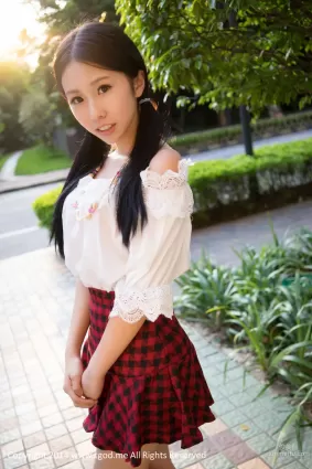 一薰《治愈系快樂女孩》 [TGOD推女神] 寫真集