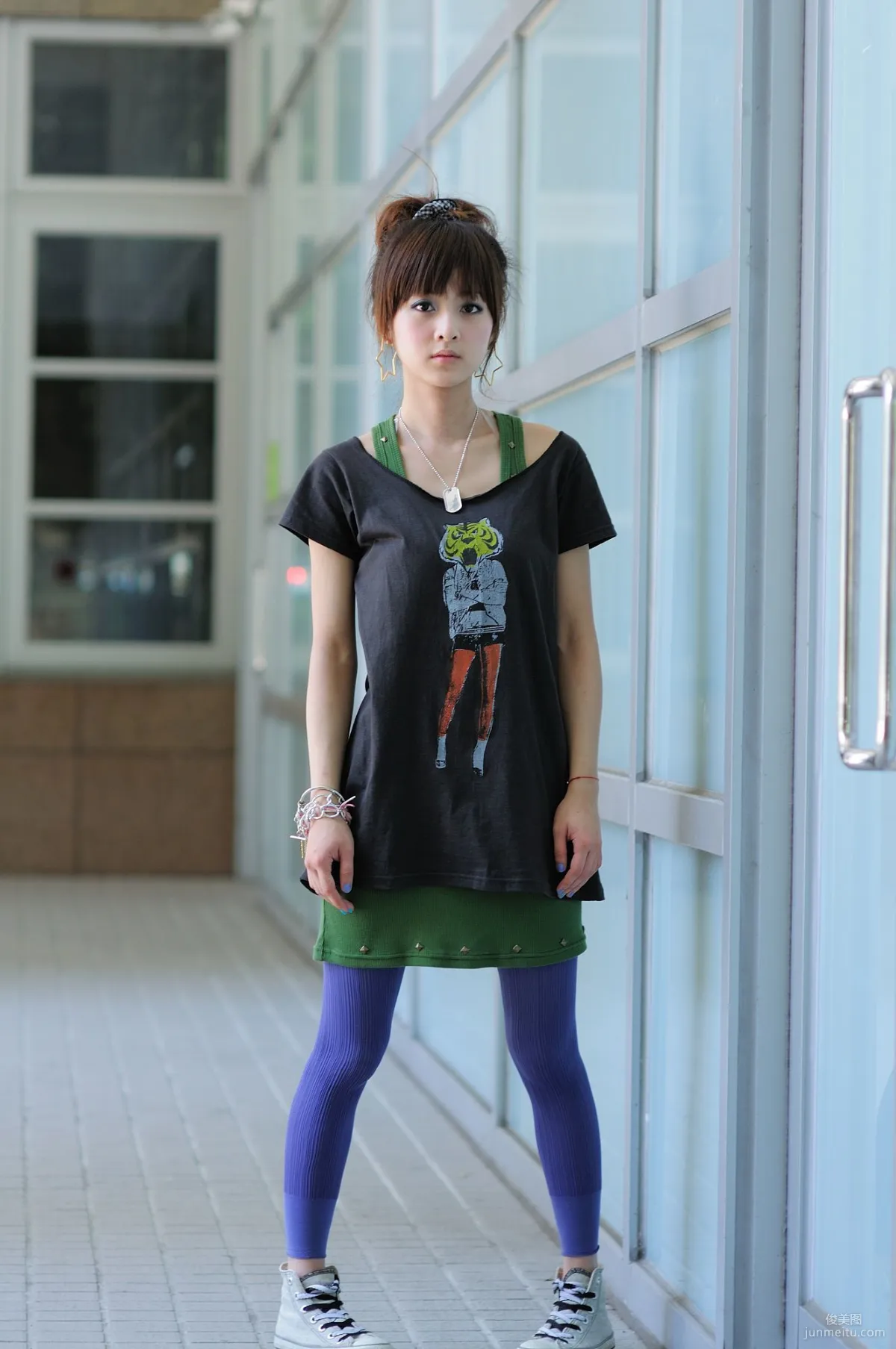 果子Mikako《台大法商學院外拍》寫真集 49