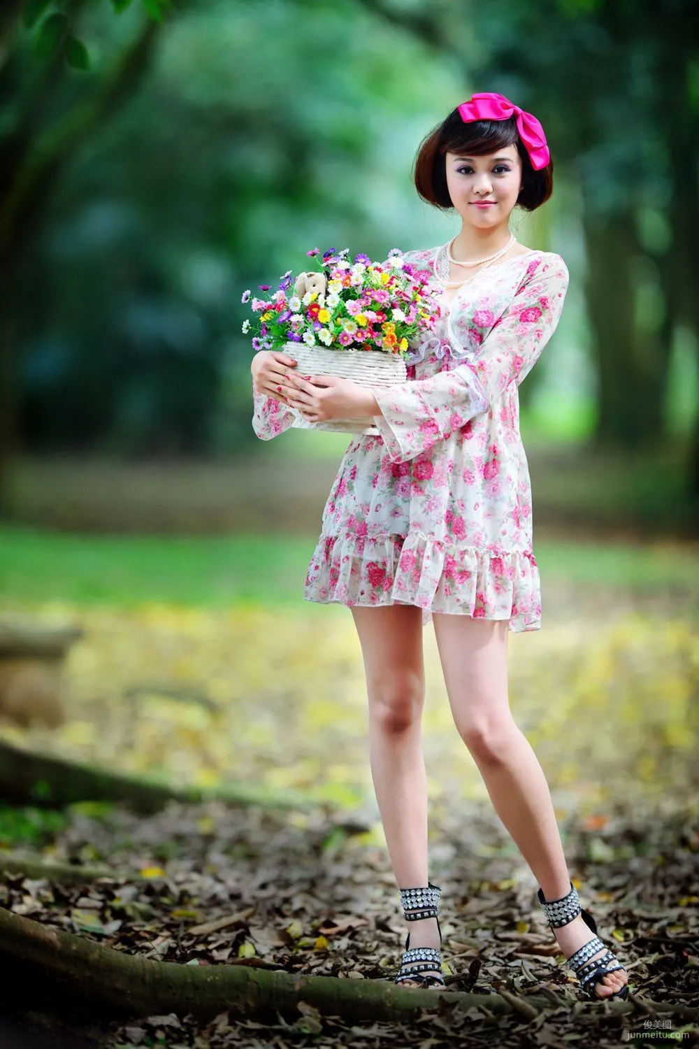 Taiwan Girl Yin Zhi, Aesthetic Floral Dress Outdoor Shoot, Photo Set photo 19