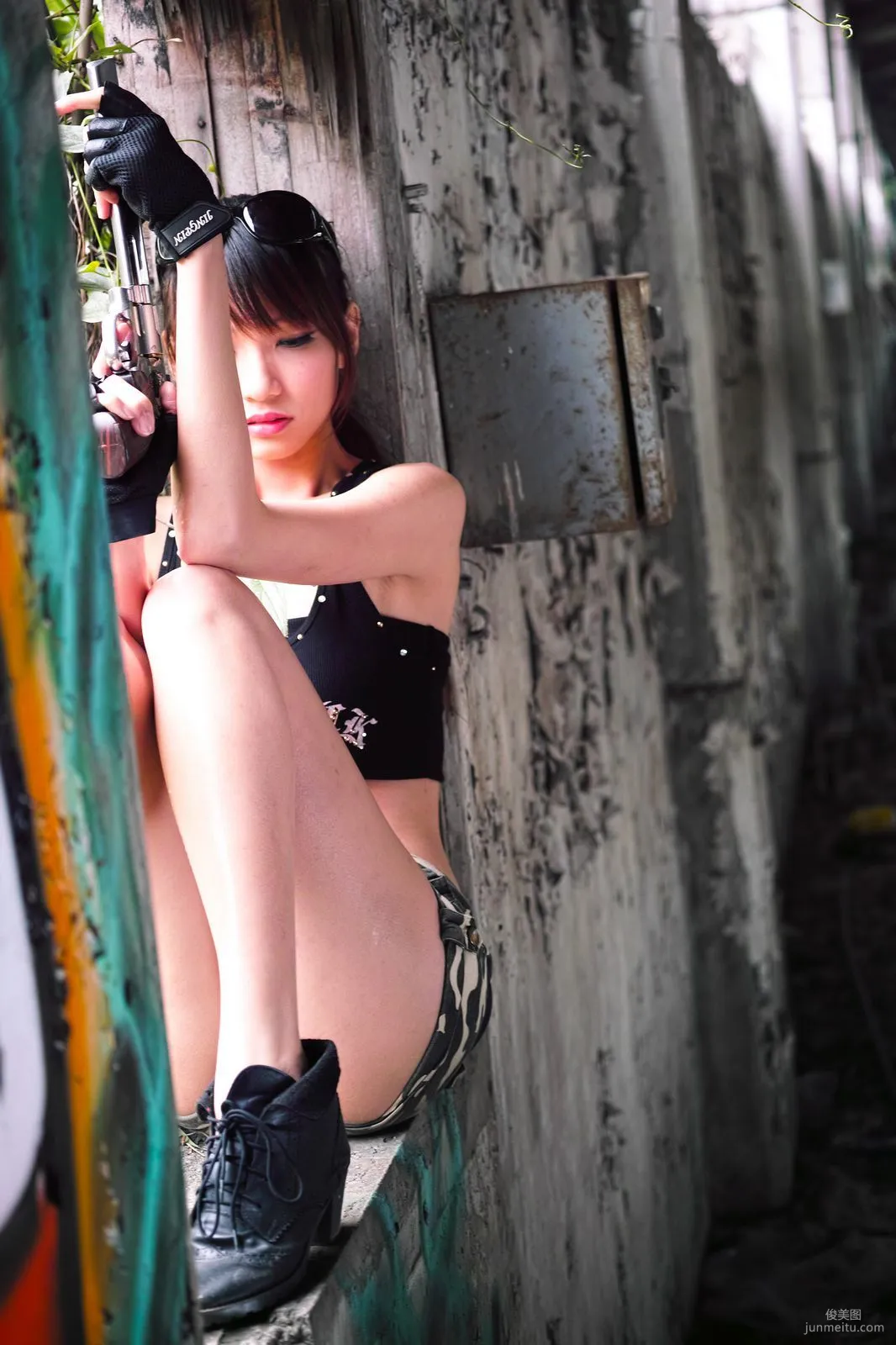 台灣美女蔡譯心Candice《南港廢墟外拍》寫真集 16