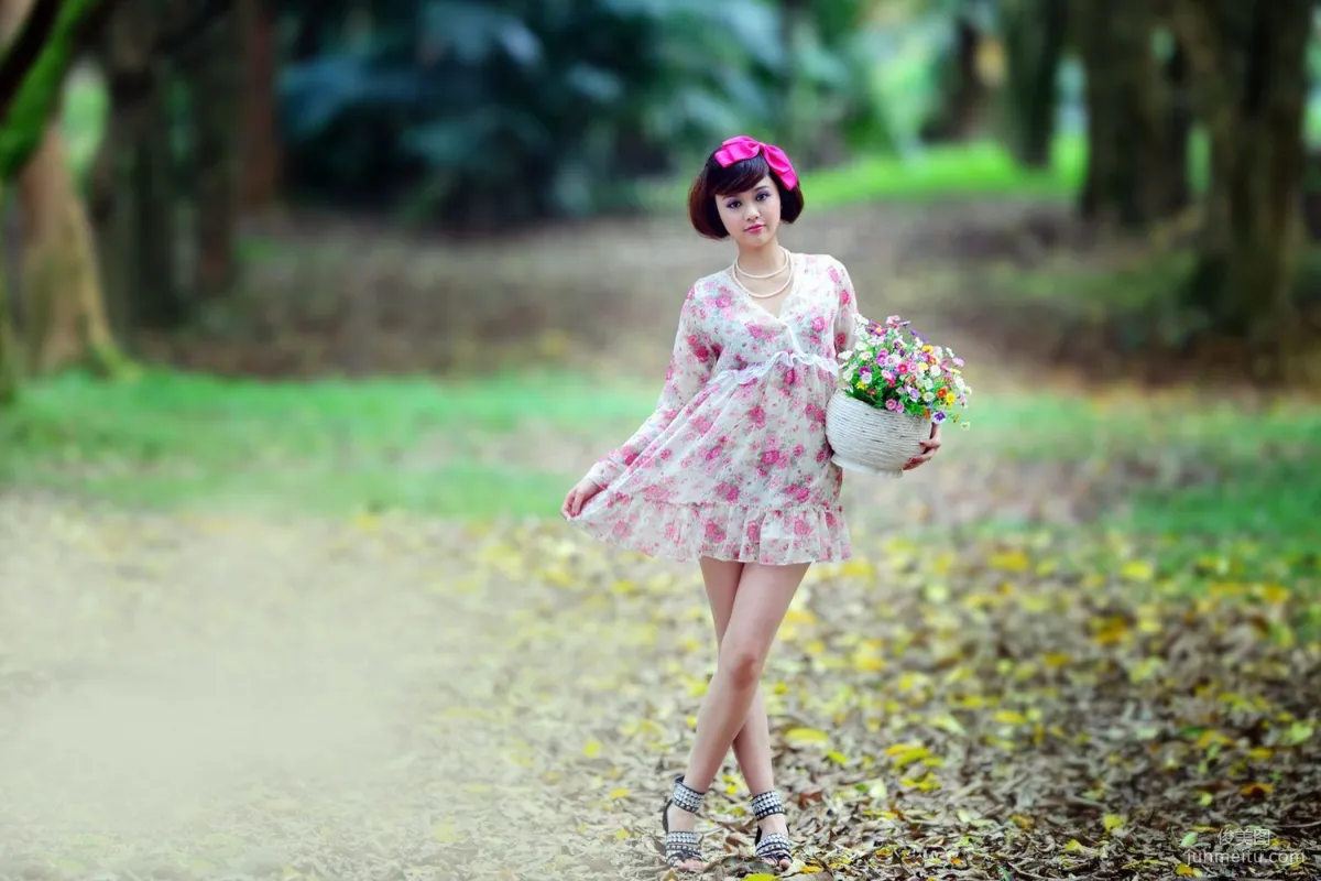 Taiwan Girl Yin Zhi, Aesthetic Floral Dress Outdoor Shoot, Photo Set photo 5