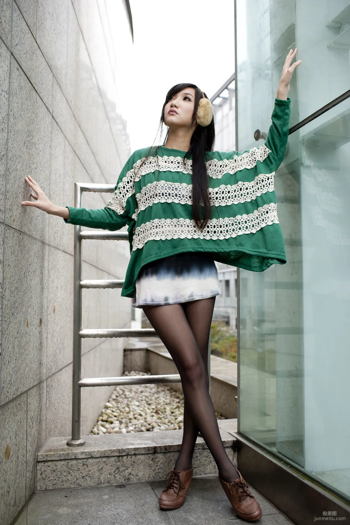 Tina Li Shuang Black Stockings Street Snap Photos Photo Collection photo 25