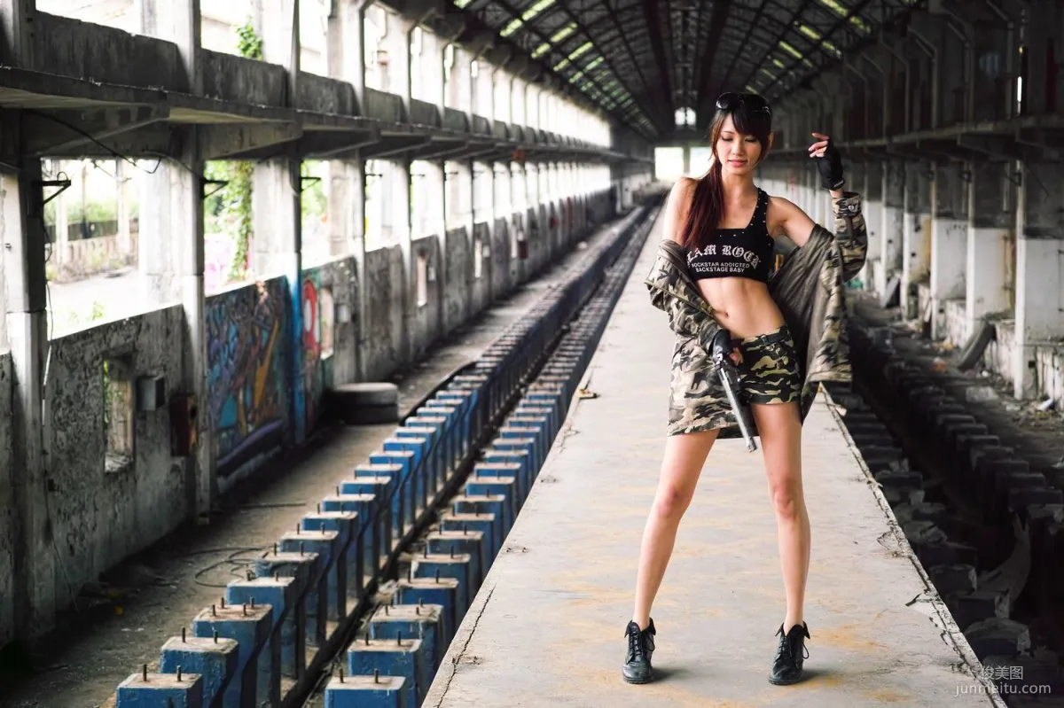 台灣美女蔡譯心Candice《南港廢墟外拍》寫真集 21
