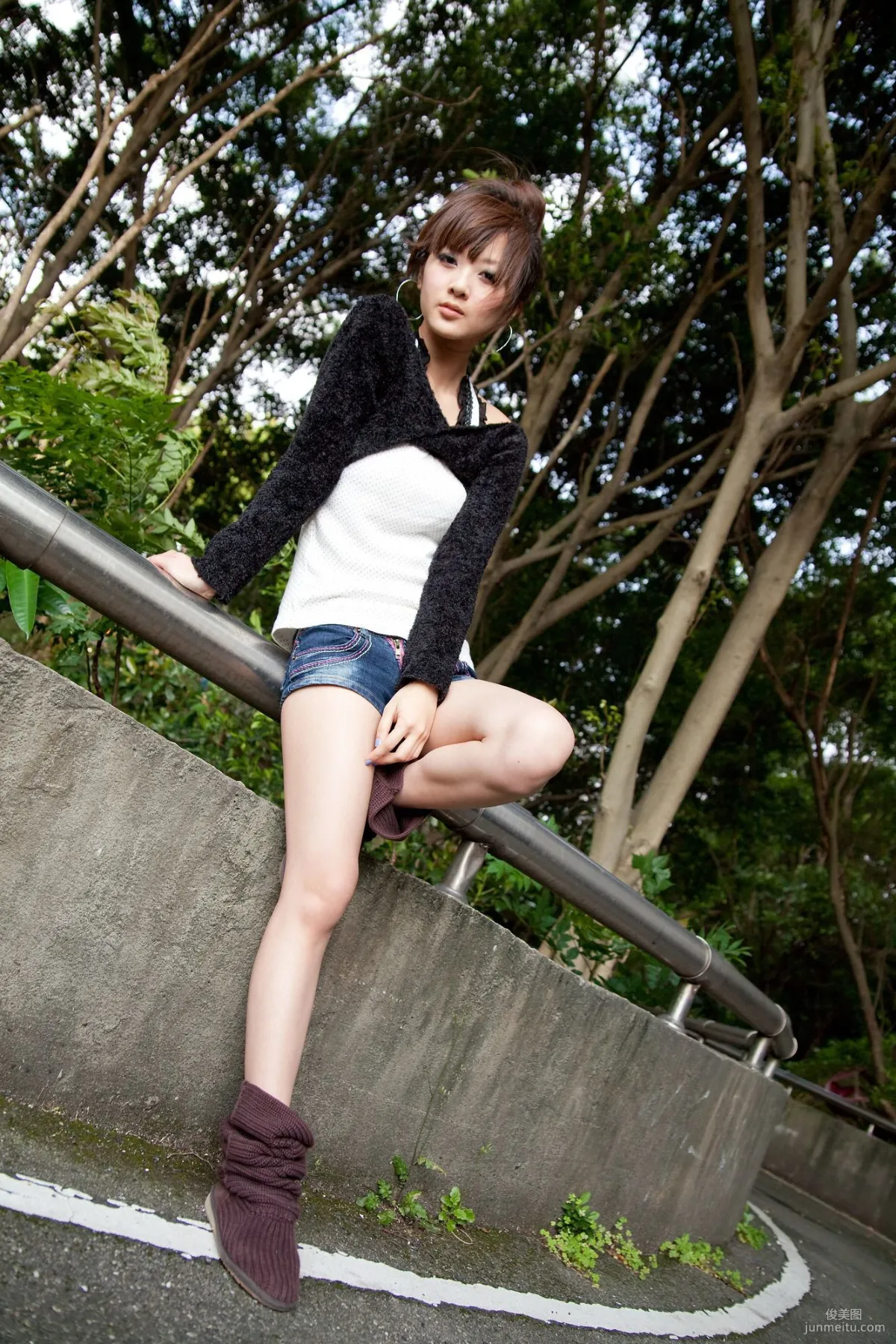 Guozi MM / Zhang Yunfei, Children's Traffic Museum Outdoor Shoot Part 2 Photo Set photo 33