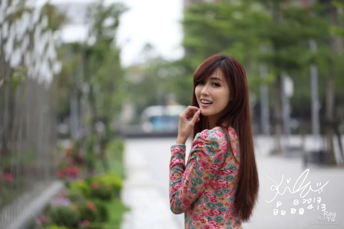 Taiwan Beauty Liao Tingling/Kila Jingjing 'Floral Ultra-Short Skirt Street Snap' Photo Set photo 12