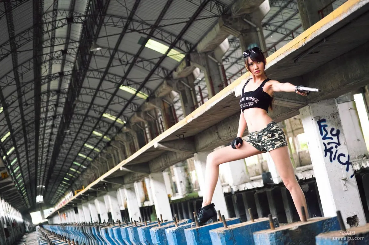 台灣美女蔡譯心Candice《南港廢墟外拍》寫真集 9
