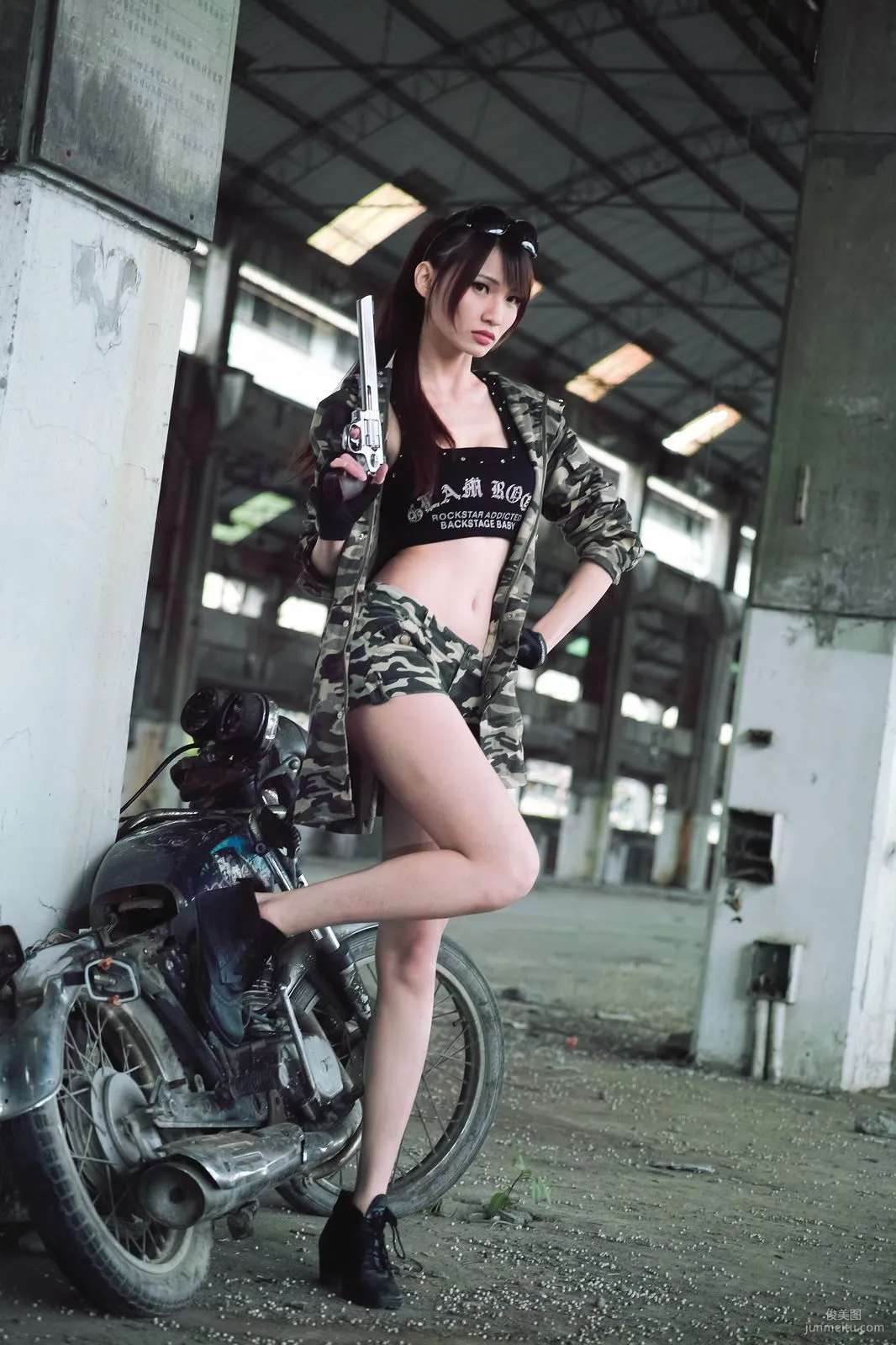 台灣美女蔡譯心Candice《南港廢墟外拍》寫真集 5