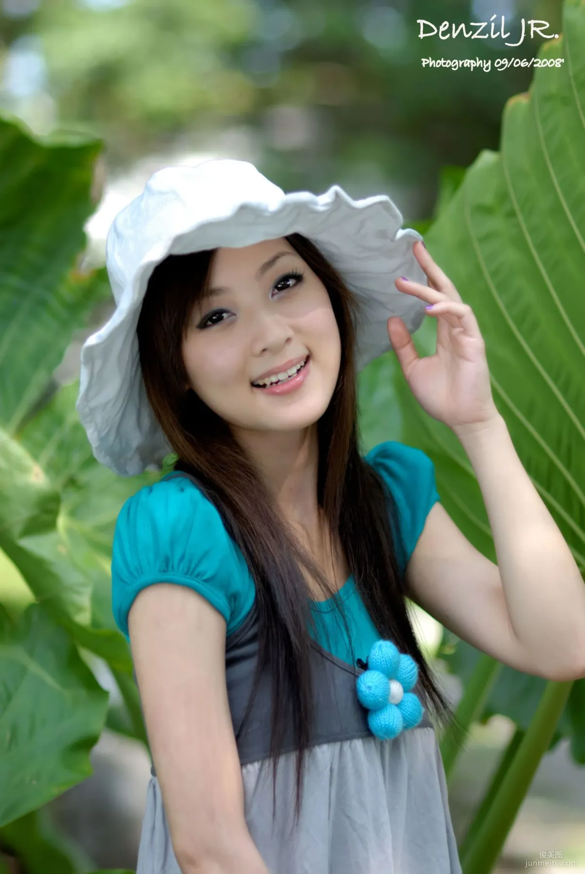 果子MM/張允霏《Lovely 果子 Fruit with Barbie Attire》寫真集 10