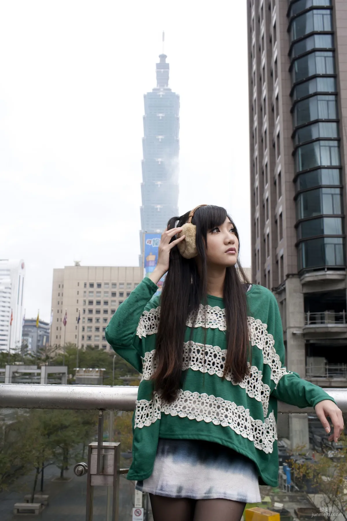 Tina Li Shuang Black Stockings Street Snap Photos Photo Collection photo 22