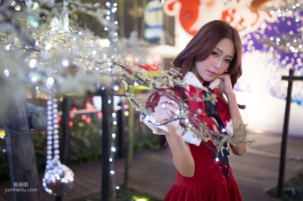 Winnie Xiaoxue/Zhuang Yonghui Christmas Short Skirt Night Shoot Photo Set photo 81