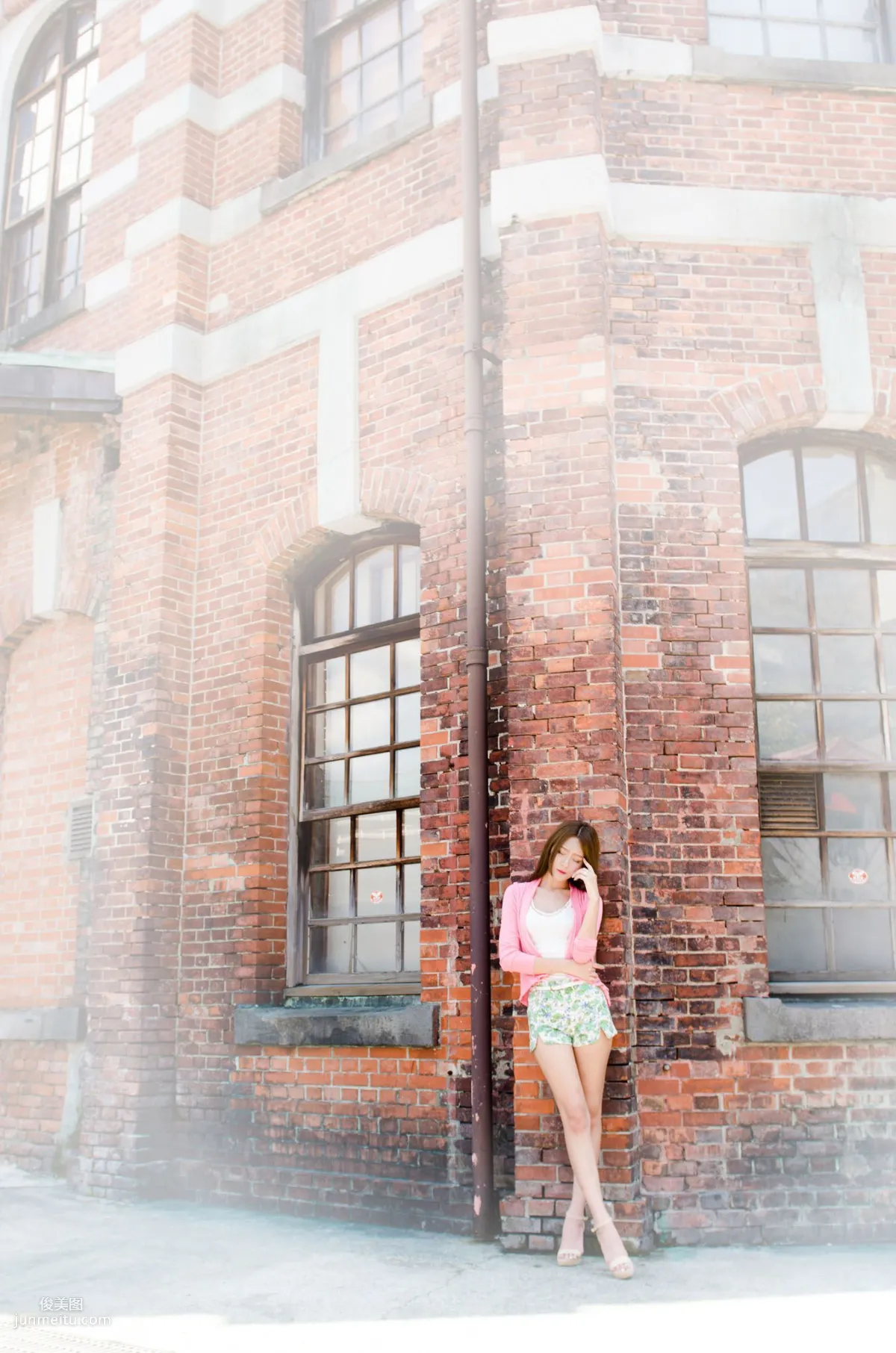 Winnie Xiaoxue / Zhuang Wenni, Urban Elf Outdoor Shoot Photo Set photo 70