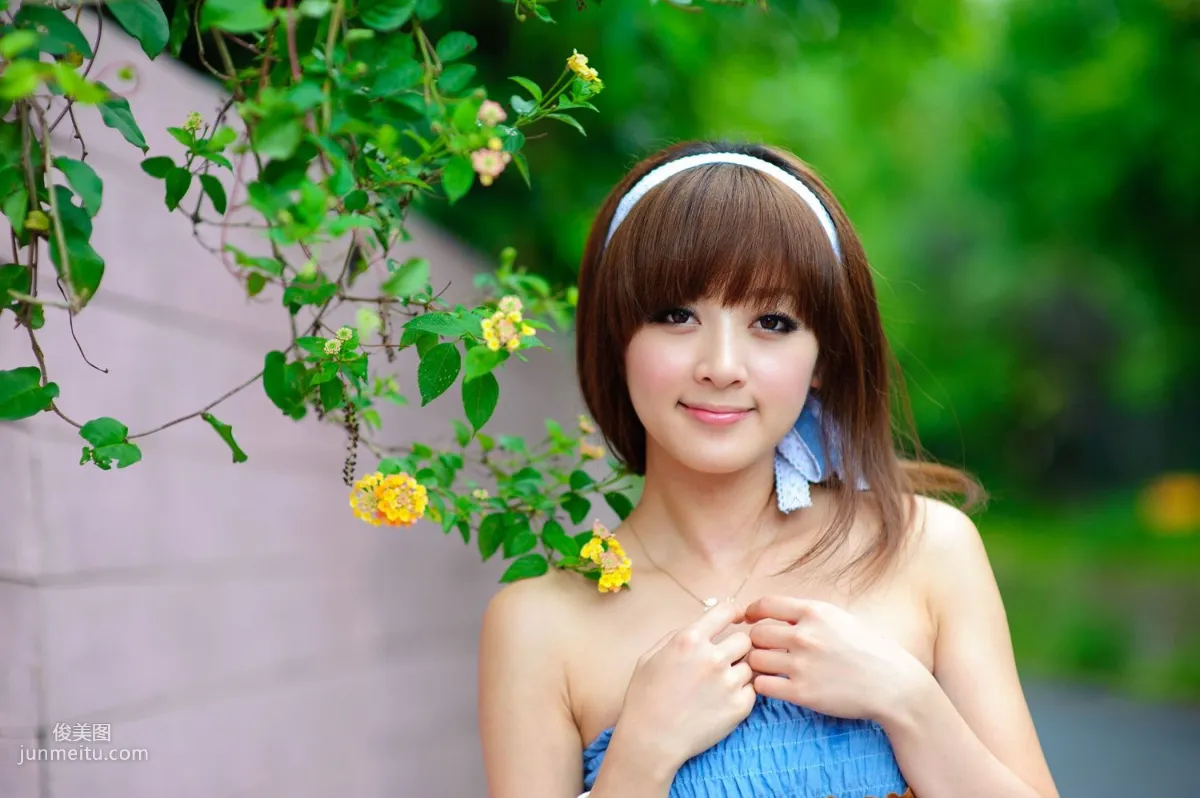 Zhang Kaijie / Mikako, Montmartre Cafe Outdoor Shoot Photo Set photo 3