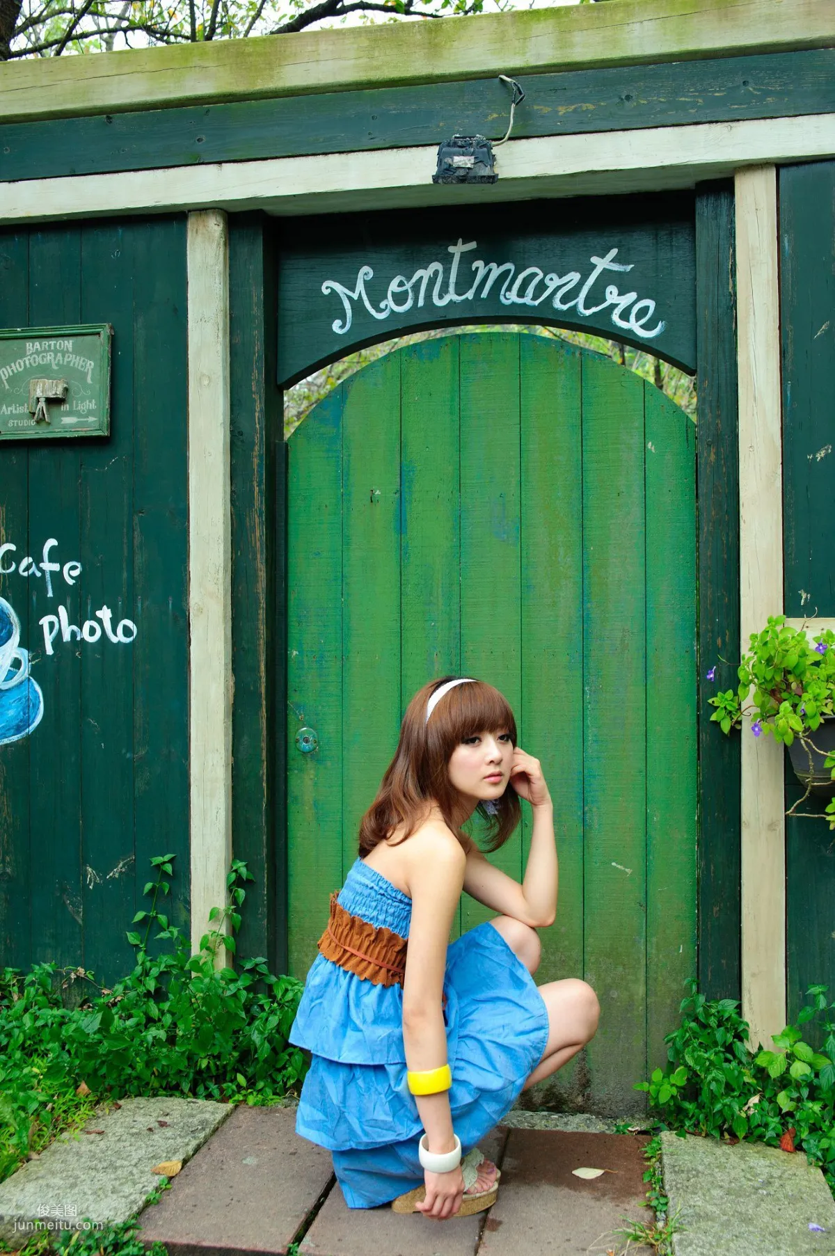 Zhang Kaijie / Mikako, Montmartre Cafe Outdoor Shoot Photo Set photo 13