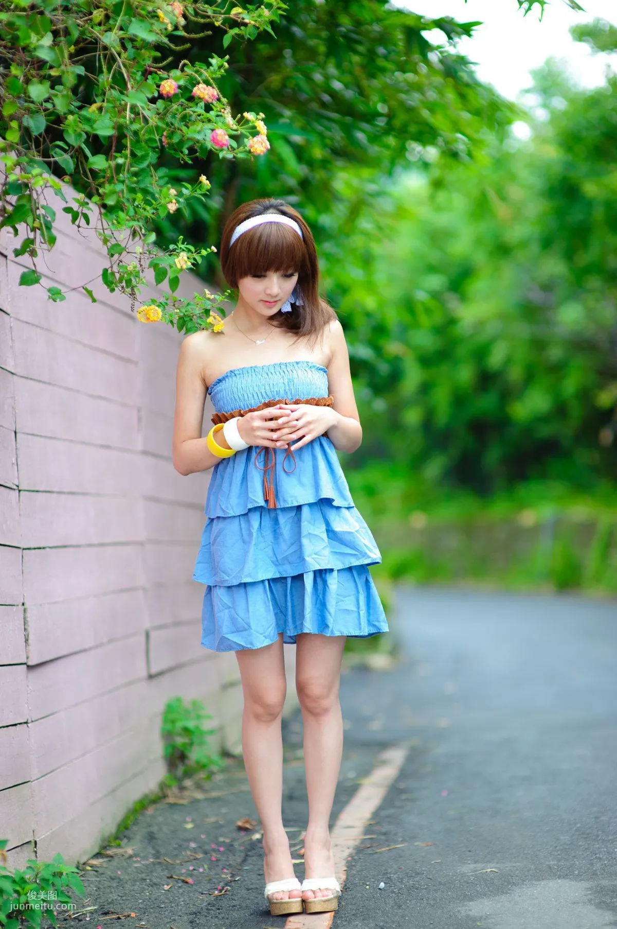 张凯洁/Mikako《蒙馬特咖啡外拍》写真集1