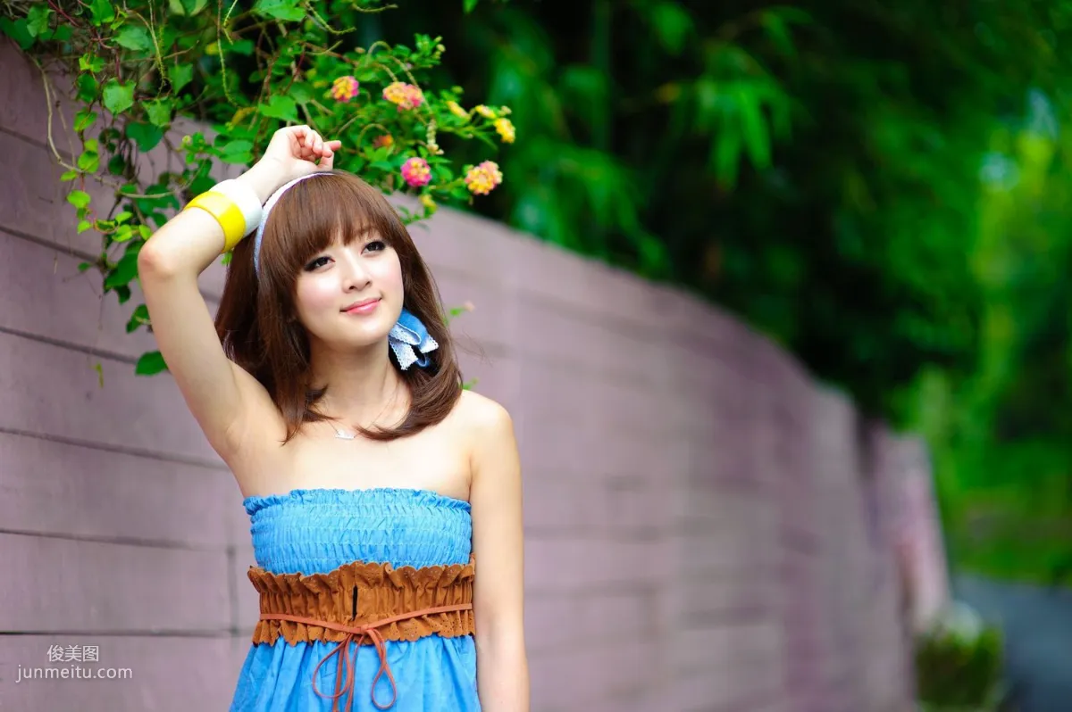 Zhang Kaijie / Mikako, Montmartre Cafe Outdoor Shoot Photo Set photo 4