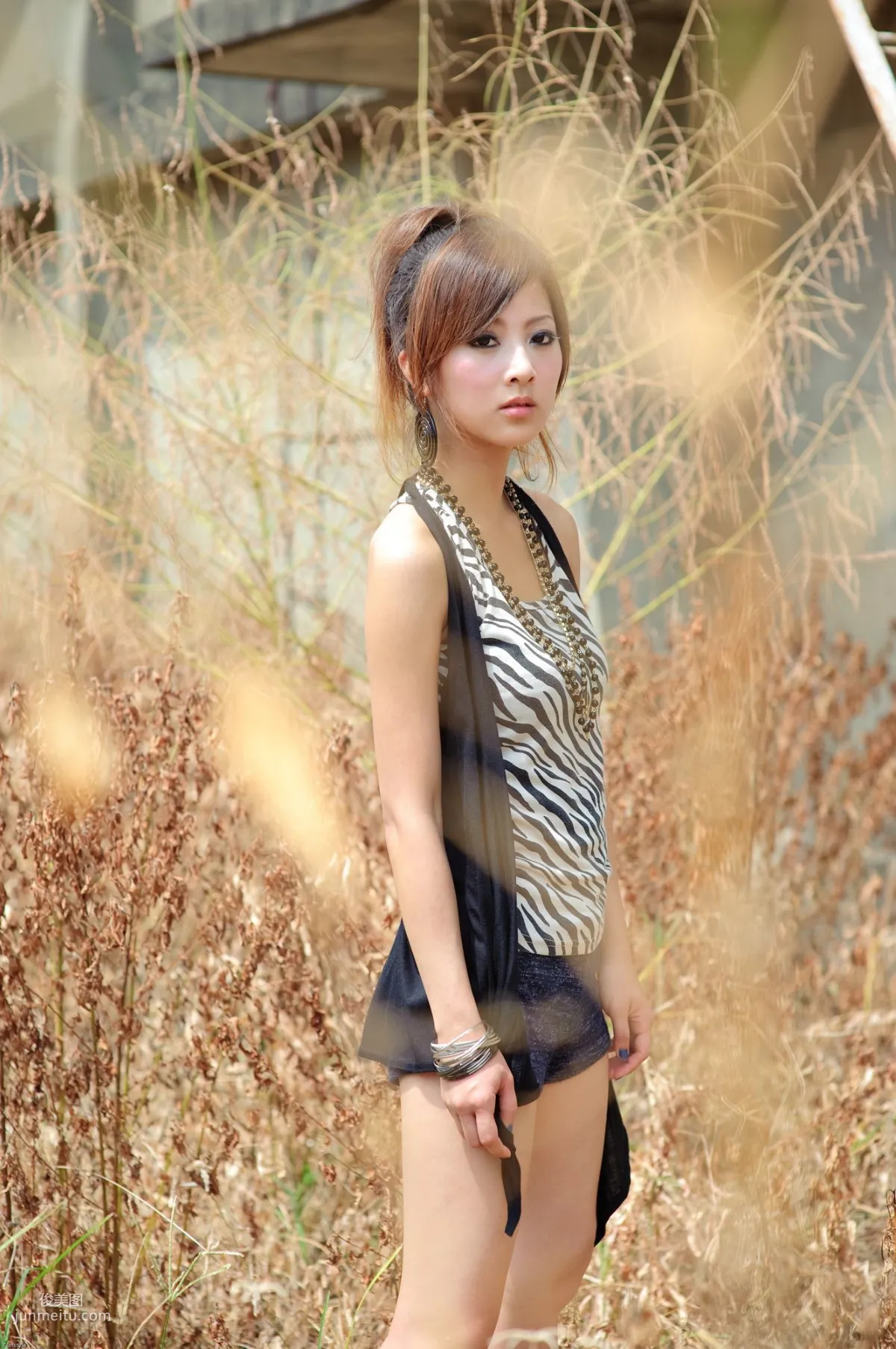 Mikako/Zhang Yunfei Bridgehead Sugar Factory Outdoor Shoot Photo Set photo 21