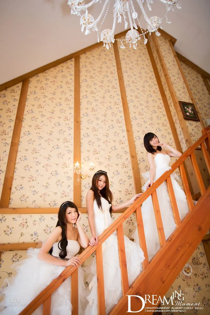 Taiwan Internet Celebrity Winnie Xiaoxue Qingjing Autumn Dream Moment Wedding Dress Chapter Photo Set photo 111