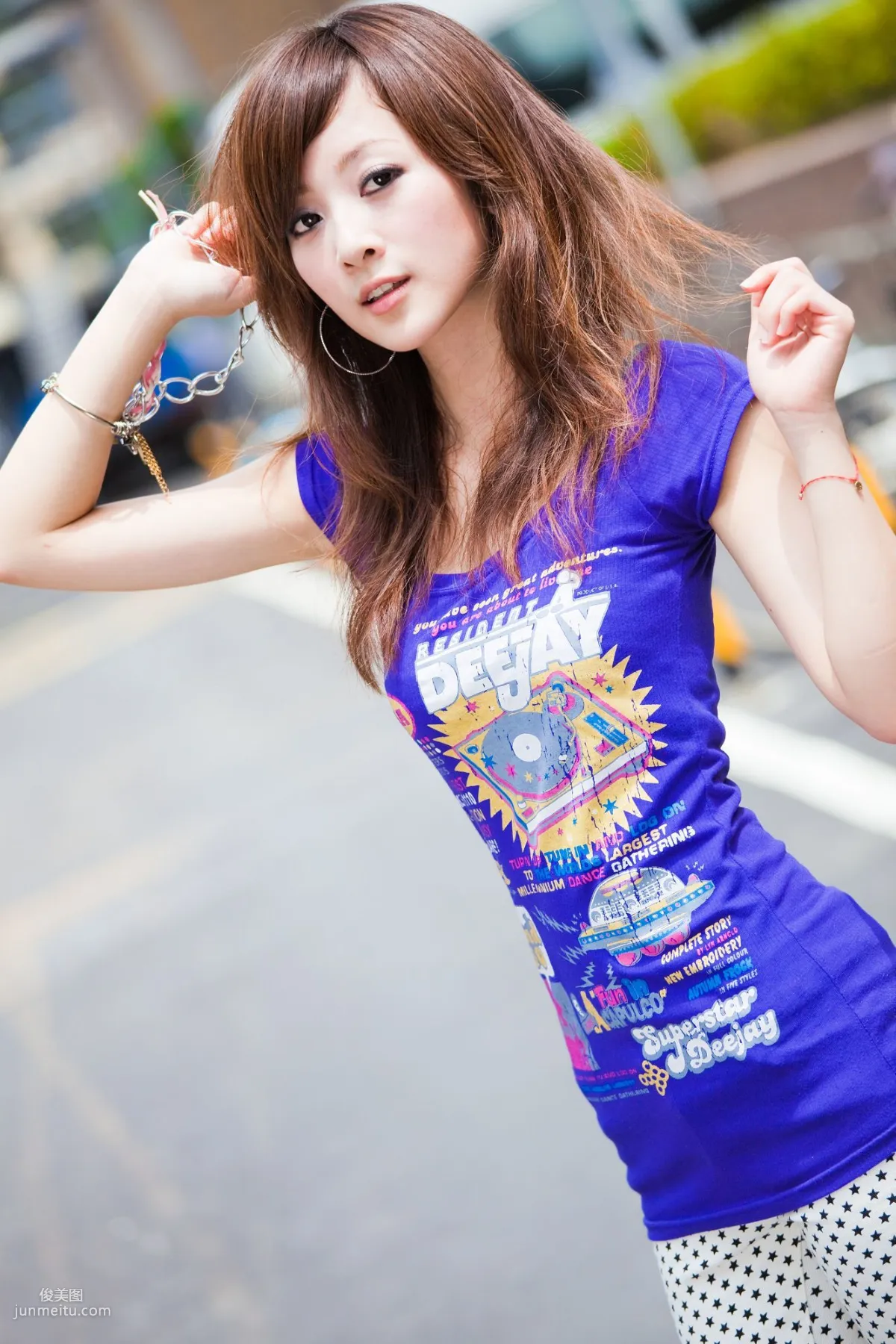 Zhang Yunfei/Mikako Gongguan Shopping District Outdoor Shoot Photo Set photo 14