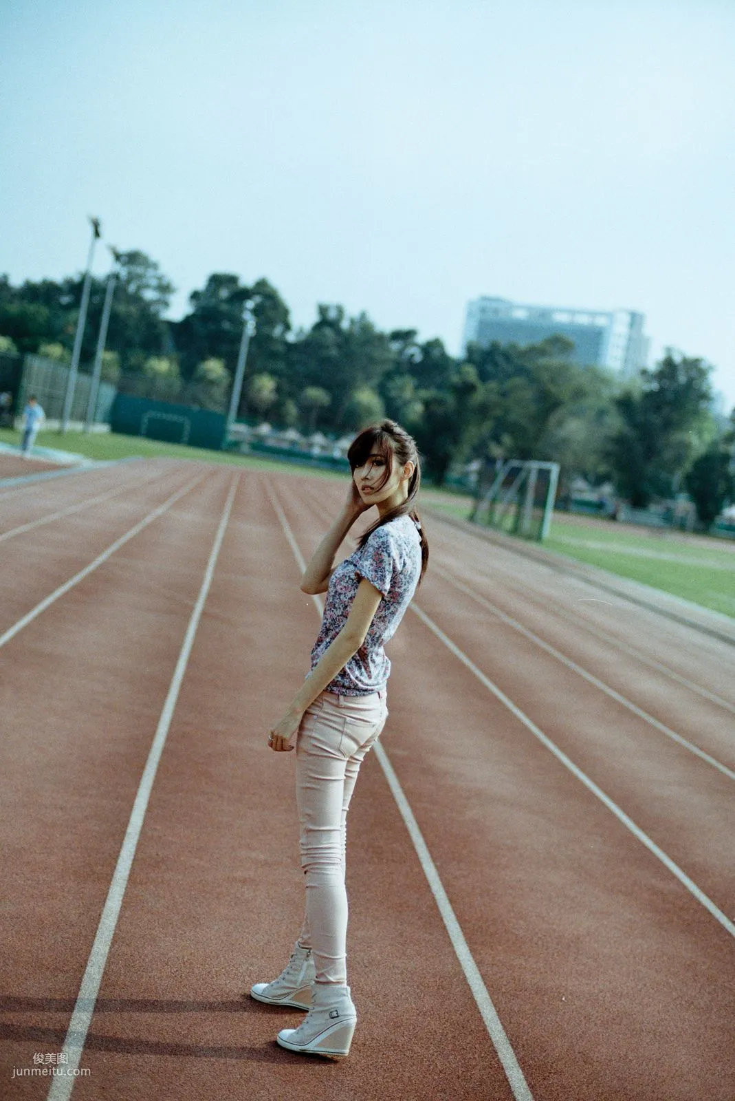 Kila Jingjing/Jin Yunqiao, Campus Beautiful Shoot Series Pictures Photo Collection photo 28
